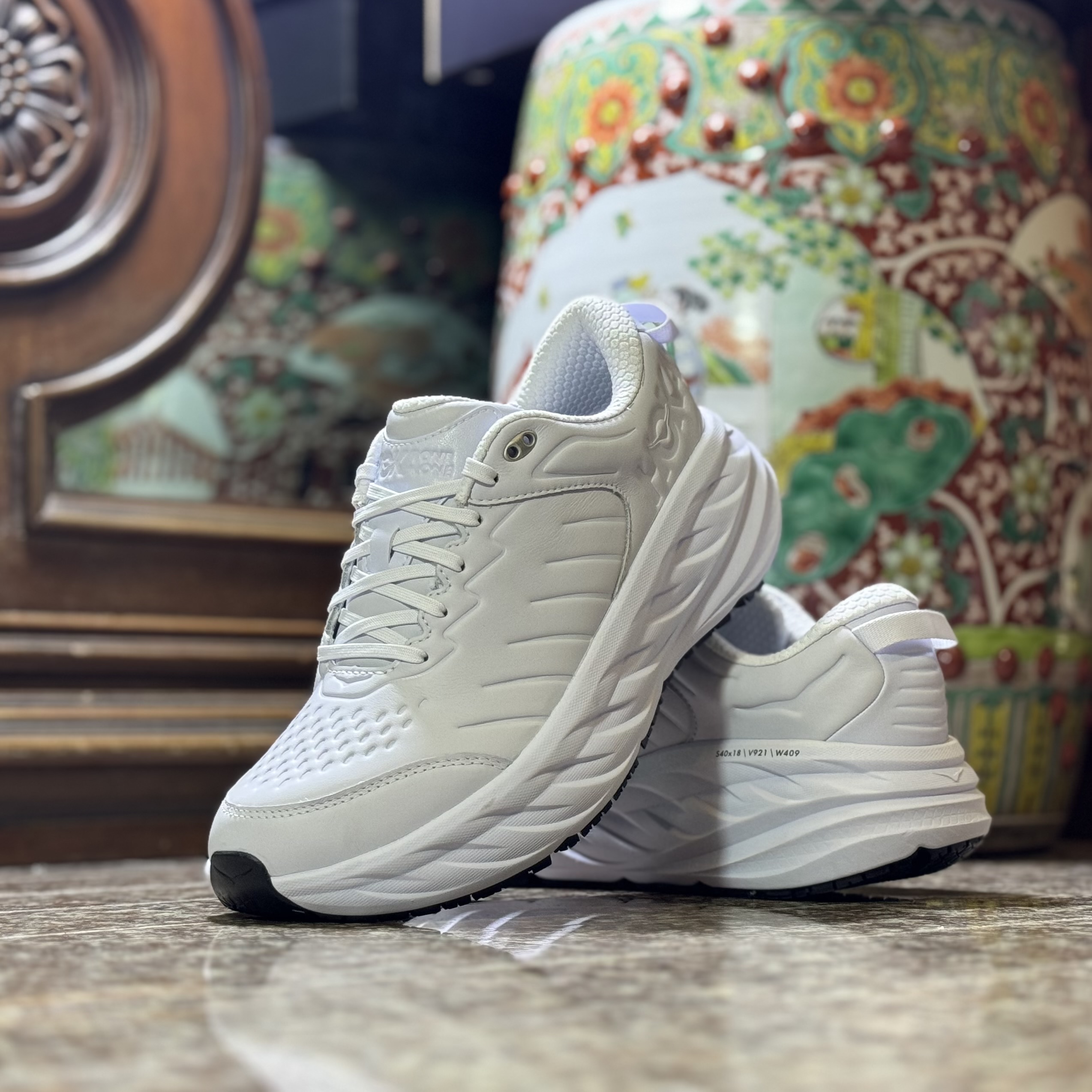 รองเท้า HOKA Bondi SR ‘TripleWhite’ (M10.5US)
