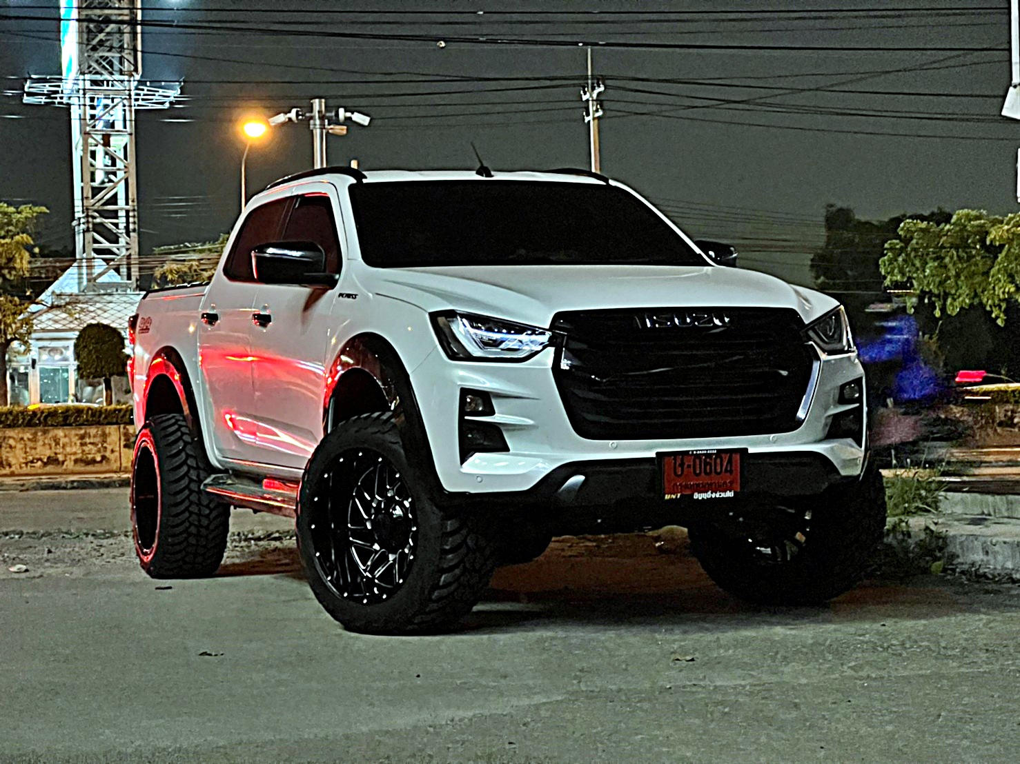 D-MAX ทรงเมกา คันนี้จาก นครปฐม