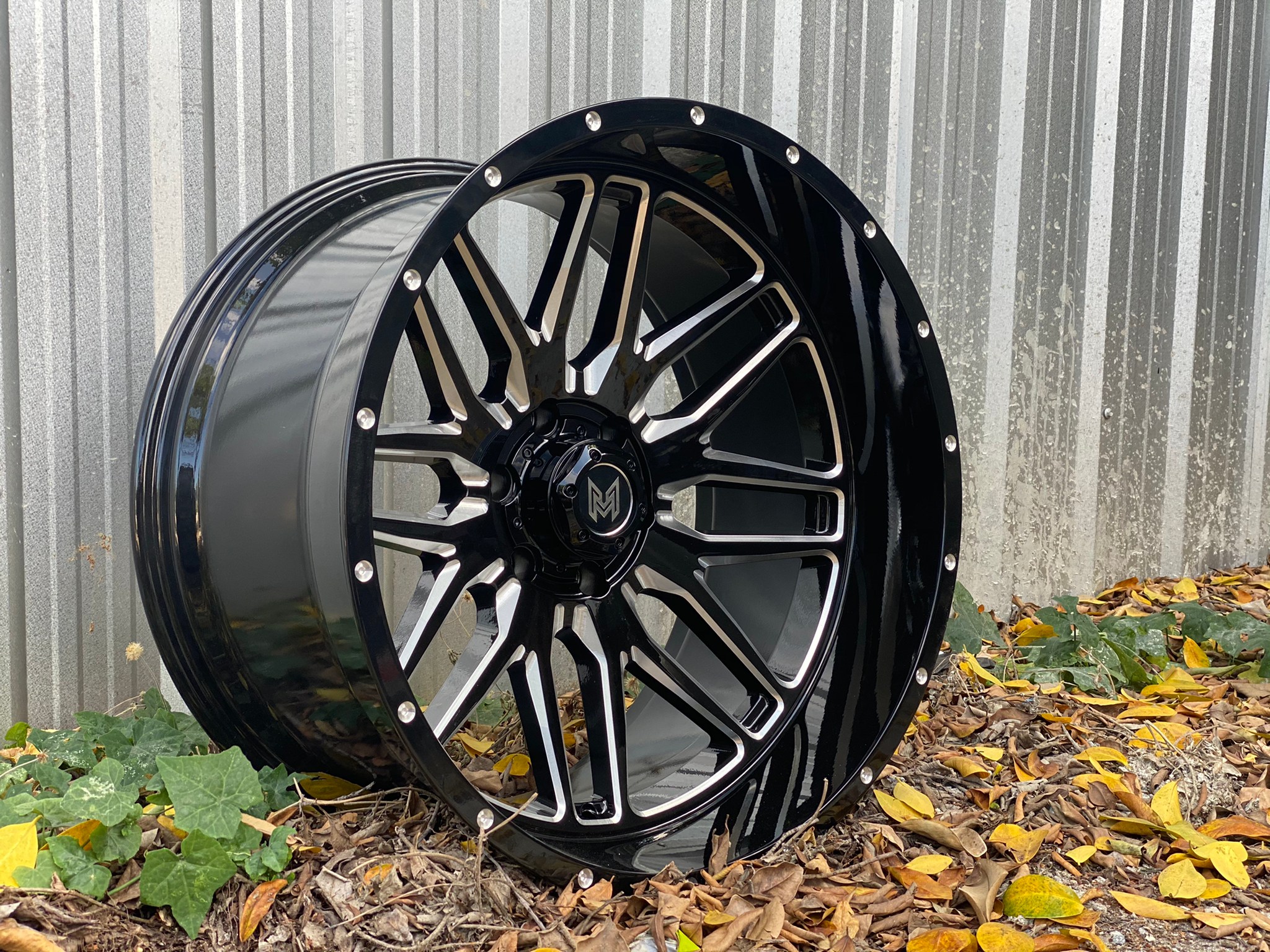 MAGNETIC 22x12 ET-44 CROSSWIND MT 33/12.5R22