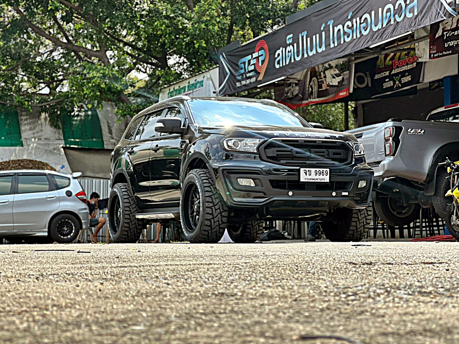 FORD EVEREST ขอบ20 แบบไม่ยก