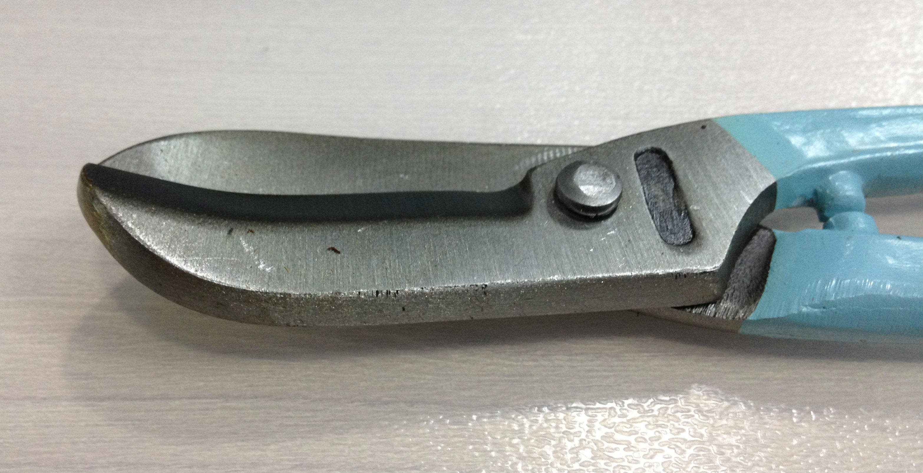 กรรไกรตัดสังกะสีปากโค้ง ติดสปริง ขนาด 7 นิ้ว ยี่ห้อ CHAMPION