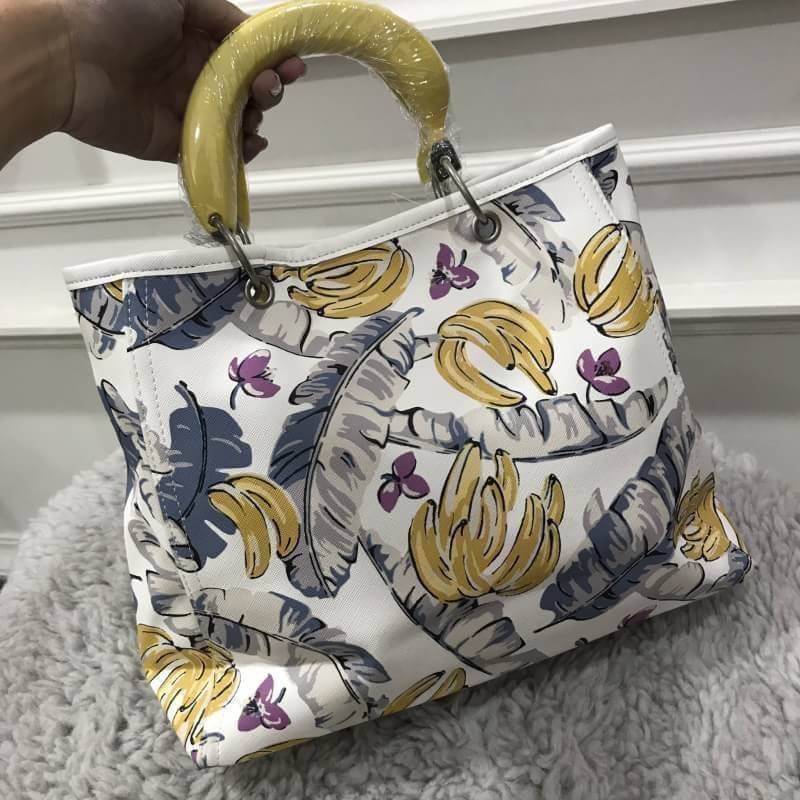 กระเป๋าถือ cath kidston ลายกล้วย