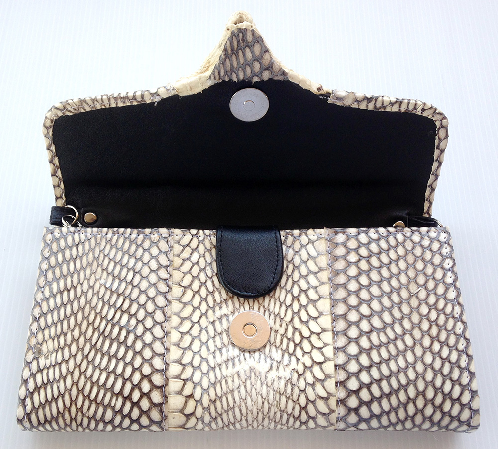 กระเป๋าสตางค์หนังงูเห่า สีธรรมชาติ 3พับยาว หัวงูเห่า