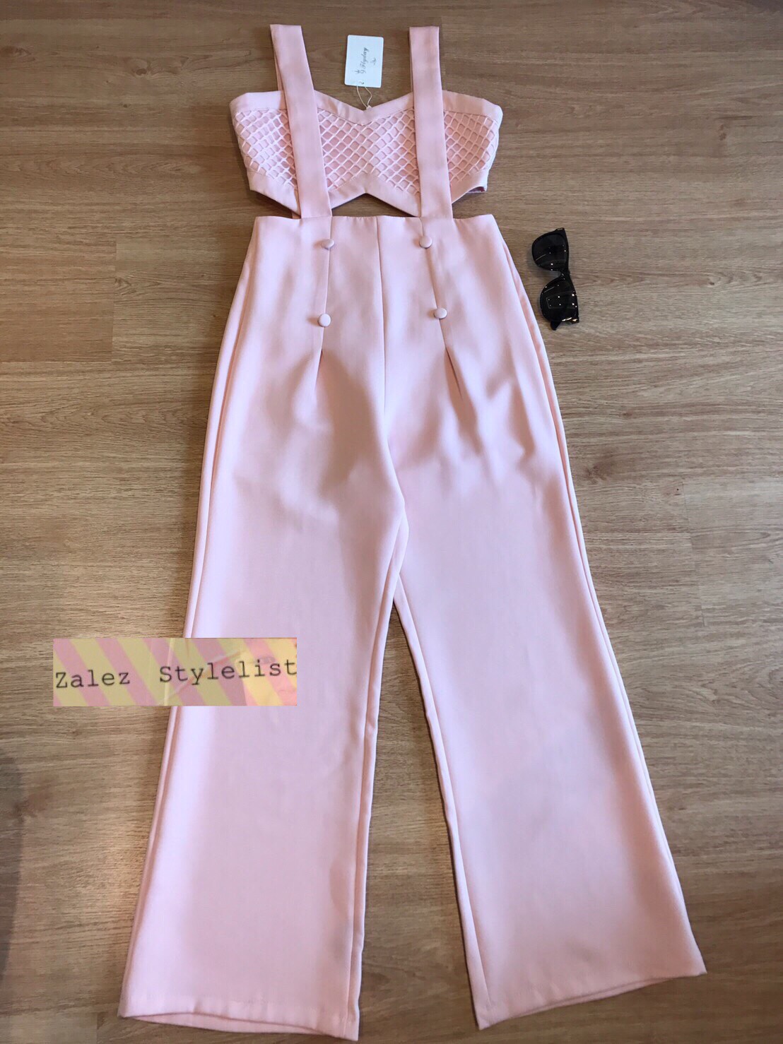 เอี๊ยมกระดุม 4 เม็ด พร้อมเสื้อครอป