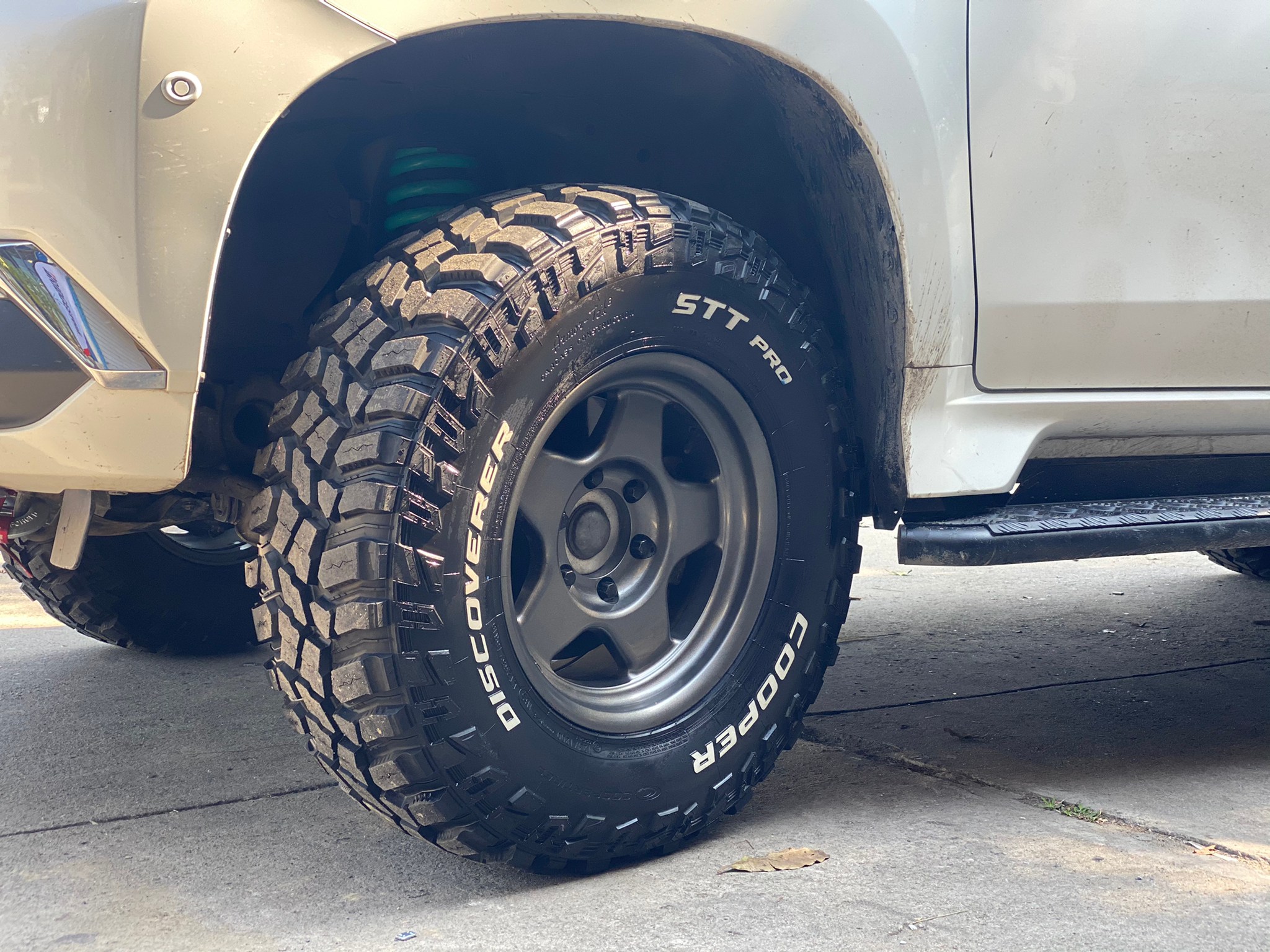 COOPER STT PRO 295/55-20 เส้น 8500 ปกติ 15000