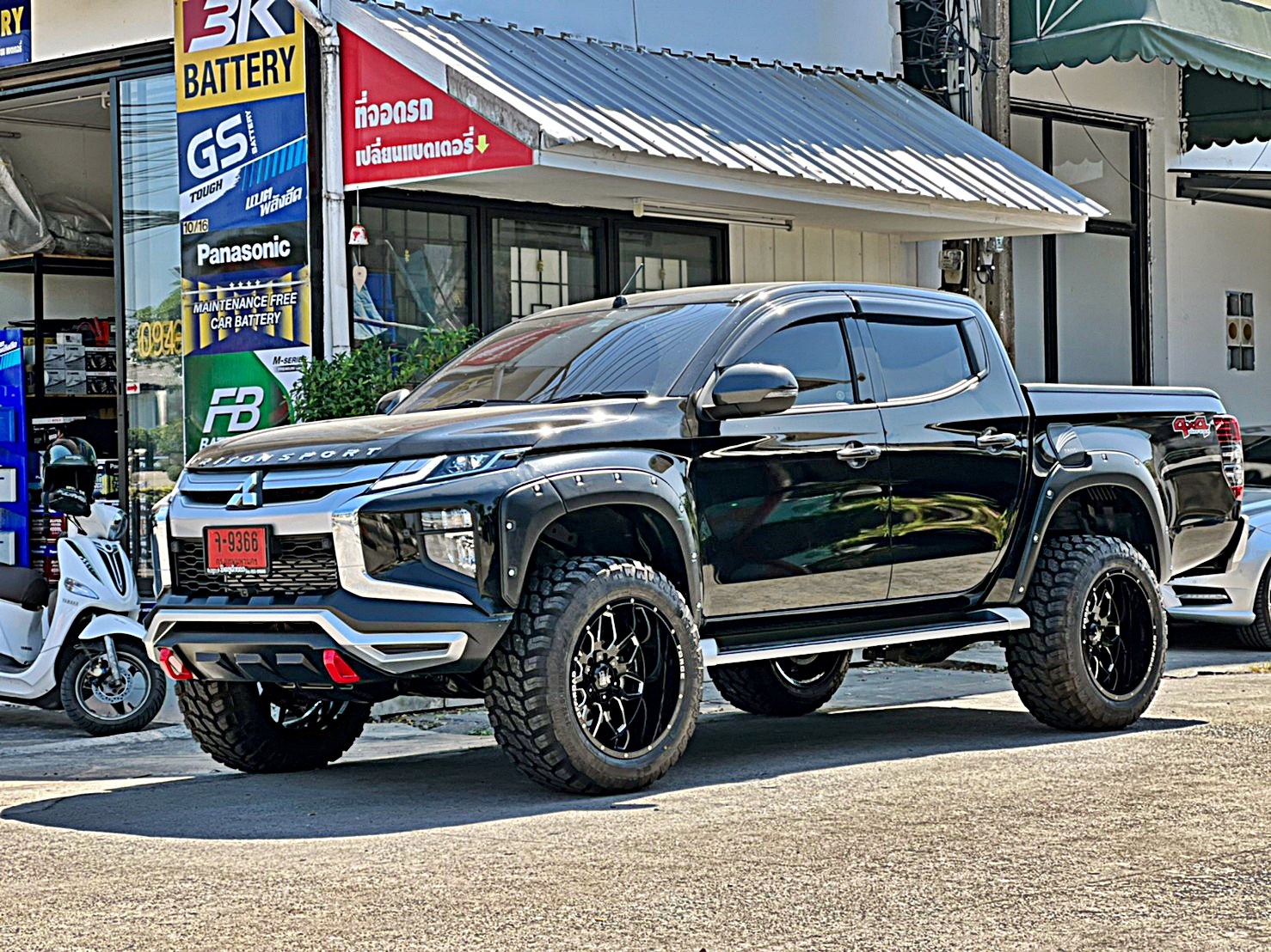 TRITON ทรงเมกา ล้อ FORCE ที่ STEP9