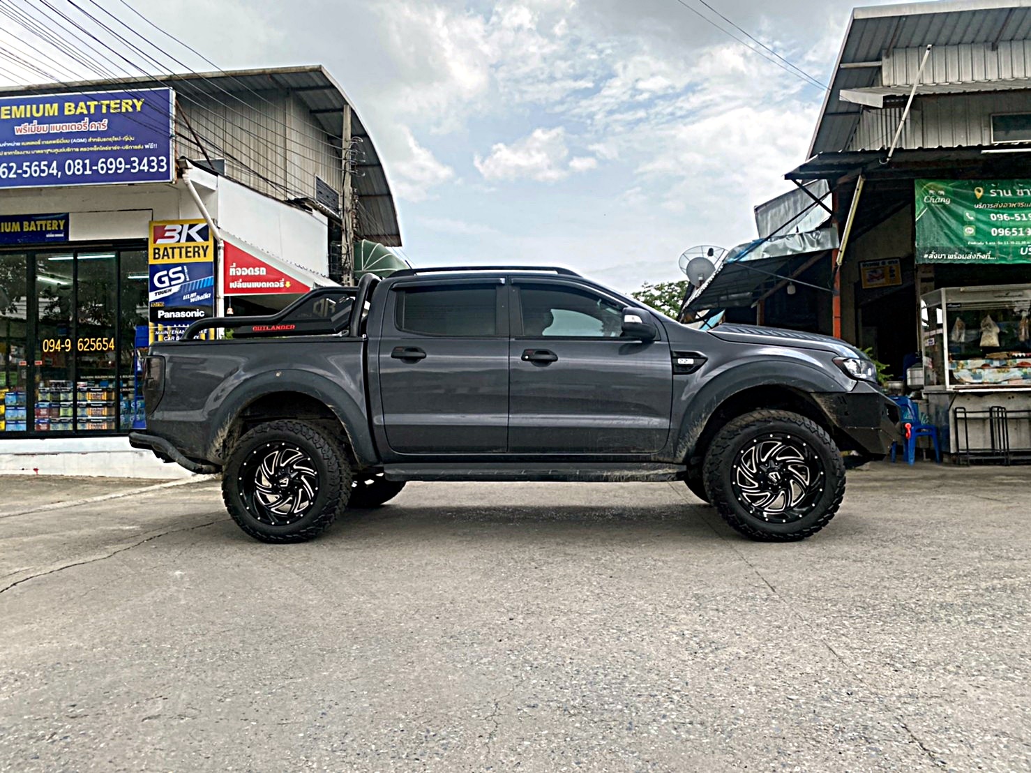 FORD จัดชุดใหม่ ทรงเมกาที่ STEP9