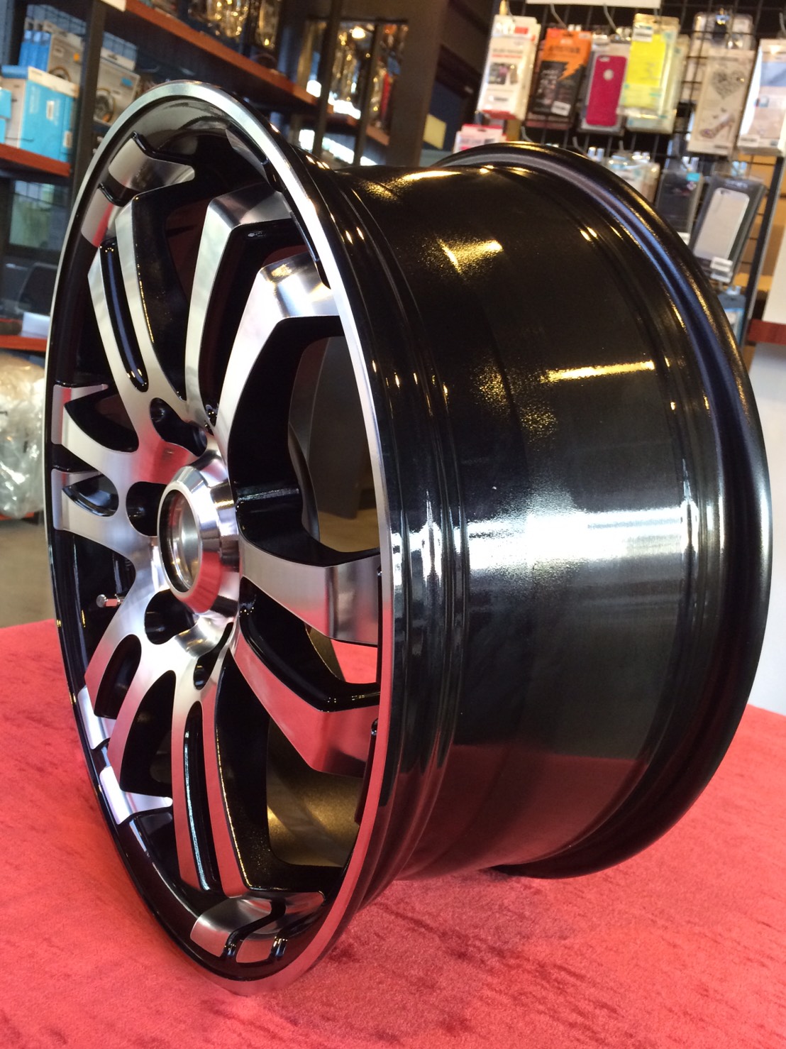 Alloy Wheels For H-1 18 (ล้อแม็กซ์ของแท้ตรงรุ่นสำหรับ Hyundai H-1 ขอบ18 )