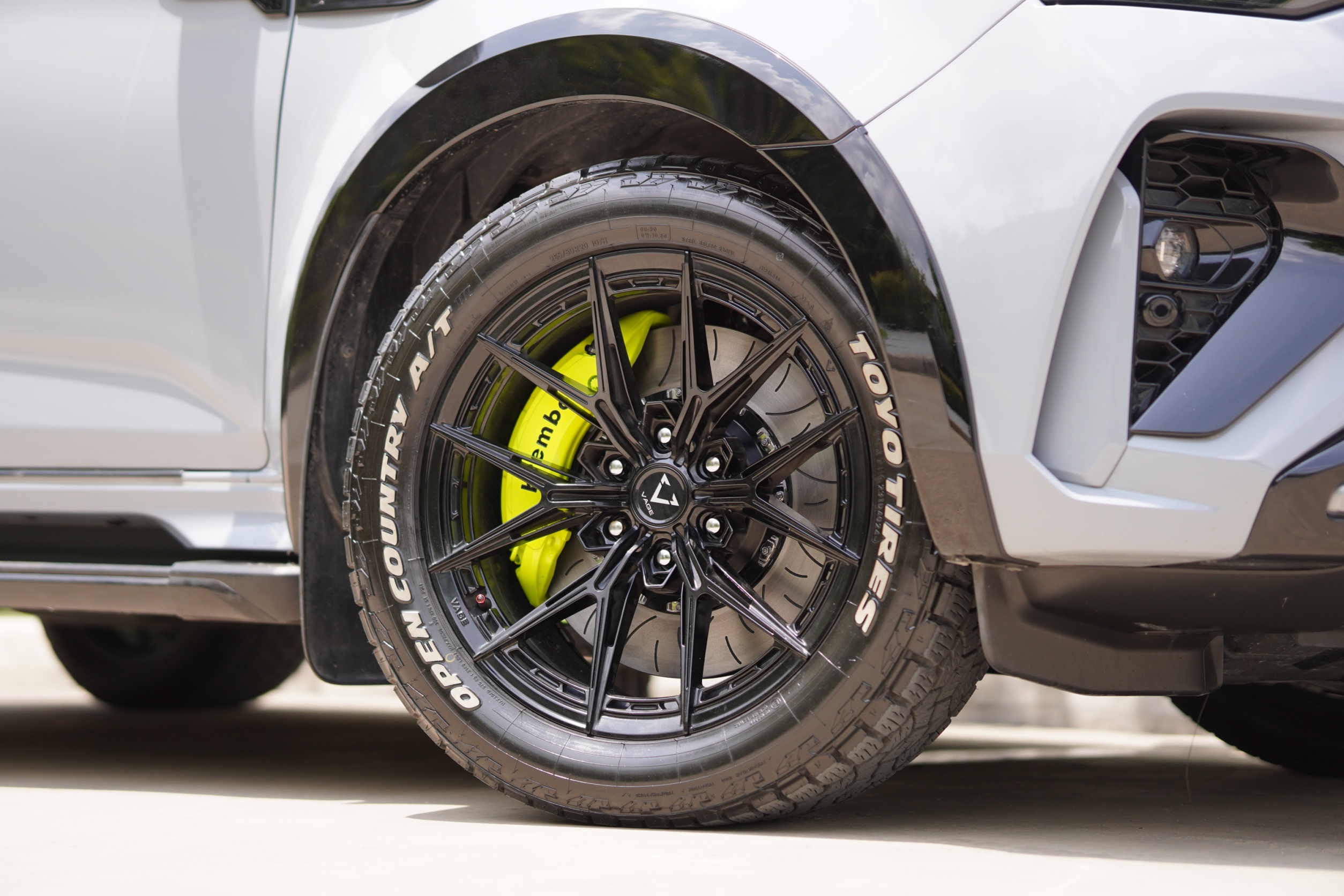 ชุดเบรค BREMBO 21Z สีเขียวมะนาว