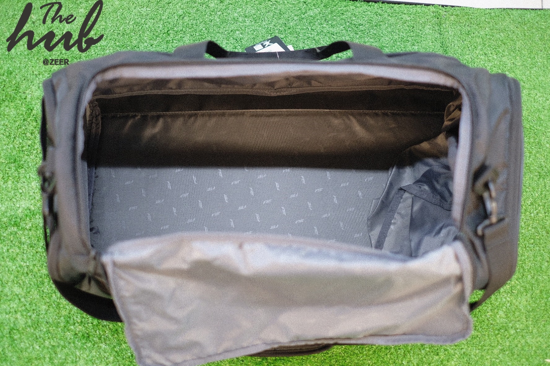 กระเป๋าเสื้อผ้า FBT