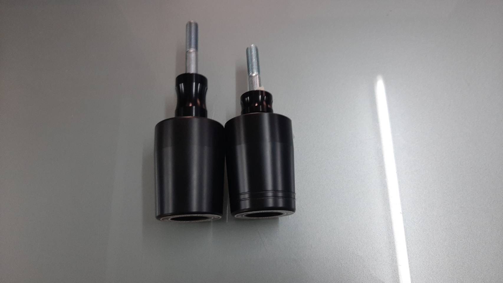 กันล้มข้าง Frame Sliders Yamaha FJ09 XSR900 แบร์นMarina Street (65) สีดำ