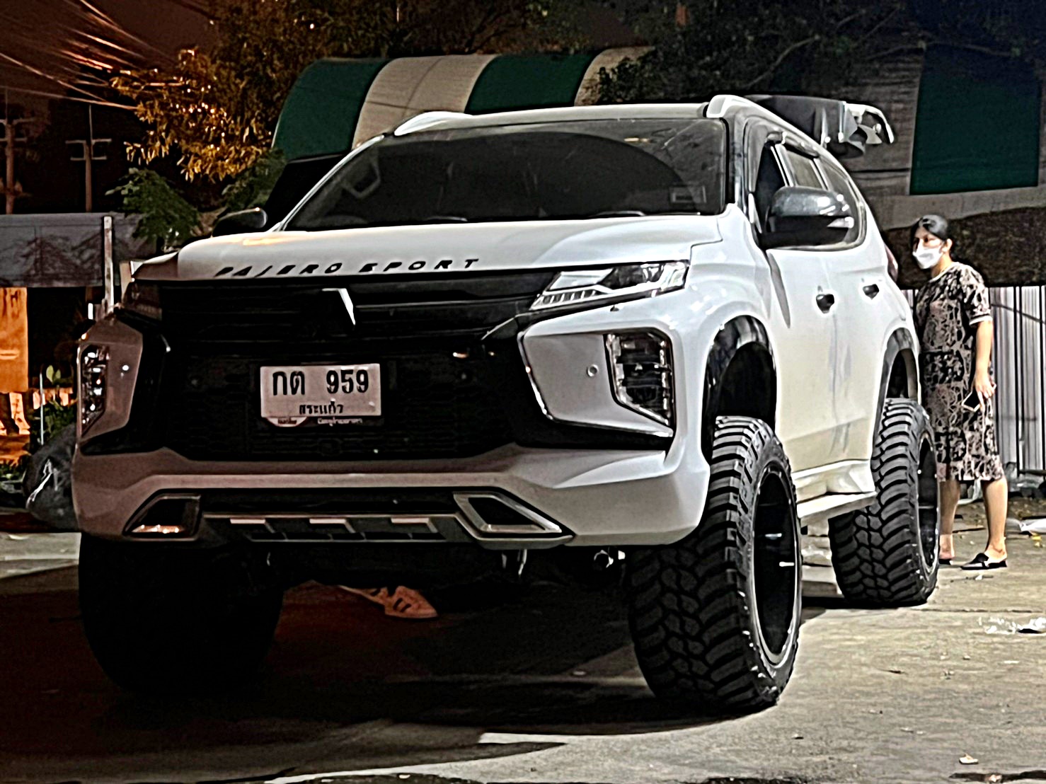 PAJERO SPORT ทรงเมกา ที่ STEP9