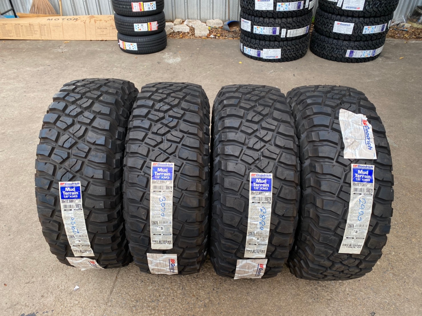 BF GOODRICH KM3 35X12.5R17 ราคาถูก ต้อง STEP9 เท่านั้น