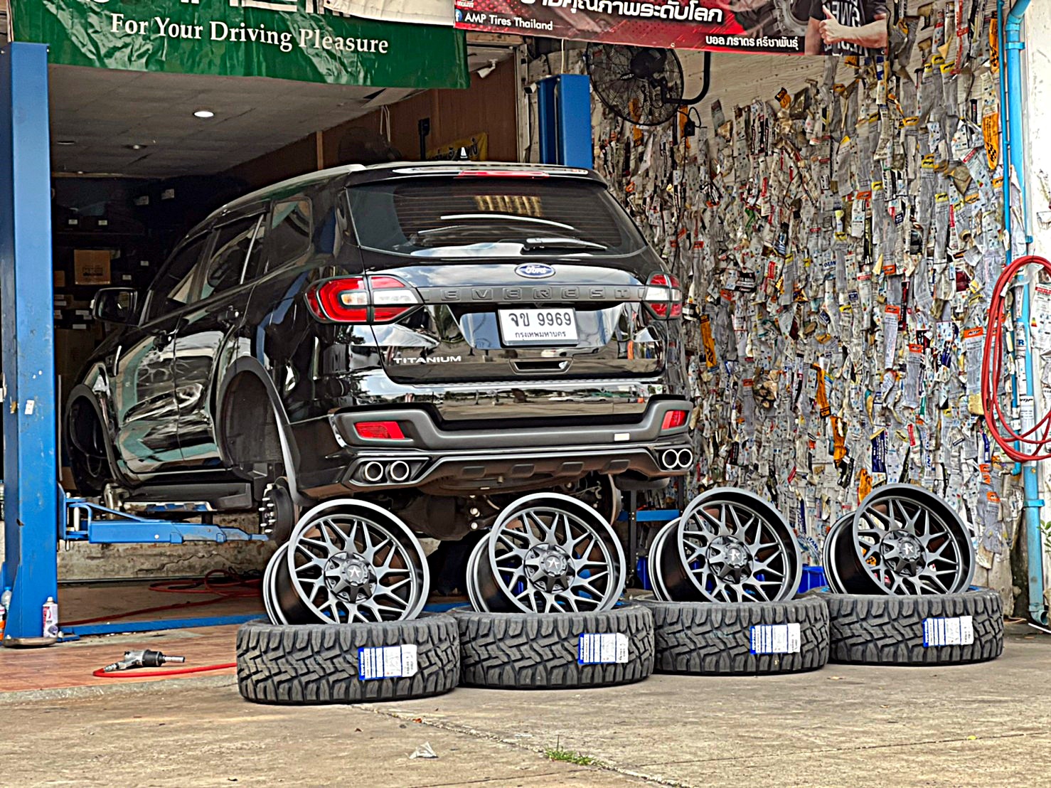 FORD EVEREST ขอบ20 แบบไม่ยก