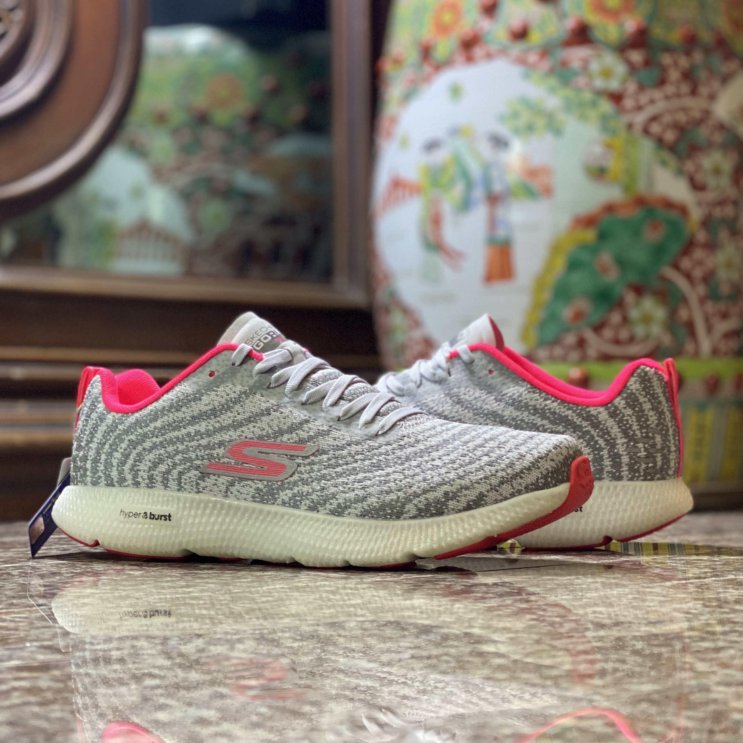 รองเท้าวิ่ง Skechers GOrun 7+ ‘HyperBurst’ (W11US)