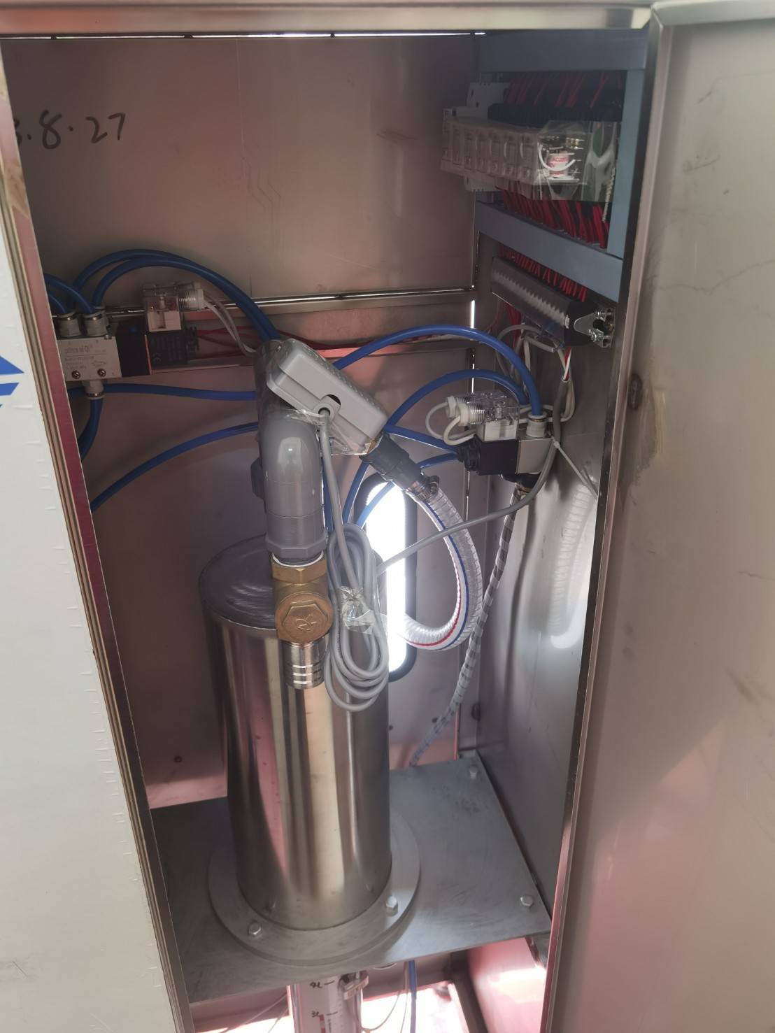 15424 เครื่องบรรจุของเหลวกึ่งอัตโนมัติ ขนาด 100-5000ml สองหัว รุ่น GYJ-2