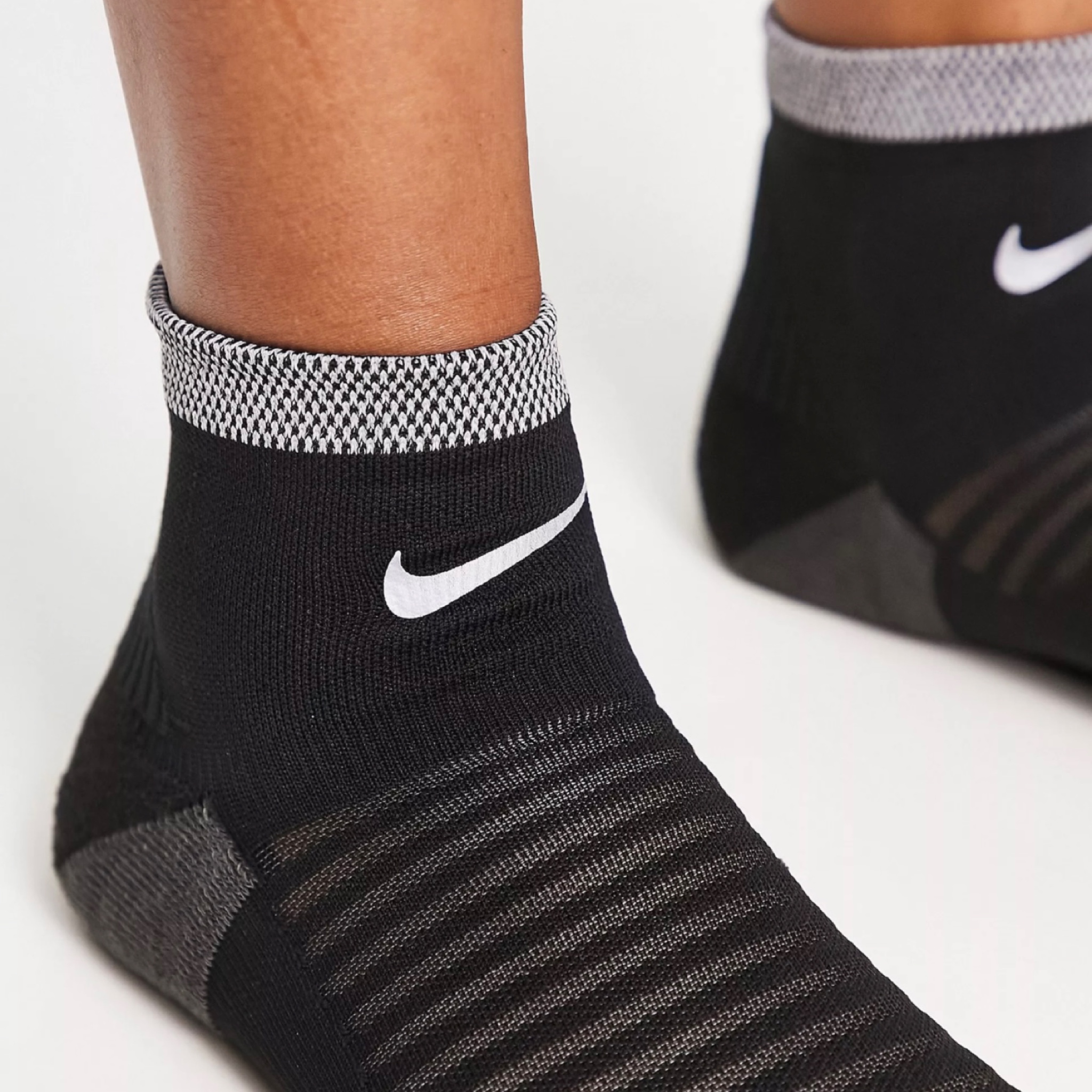 ถุงเท้าวิ่ง Nike Spark Cushioned Ankle Running Socks ‘BLACK’ (M,L)
