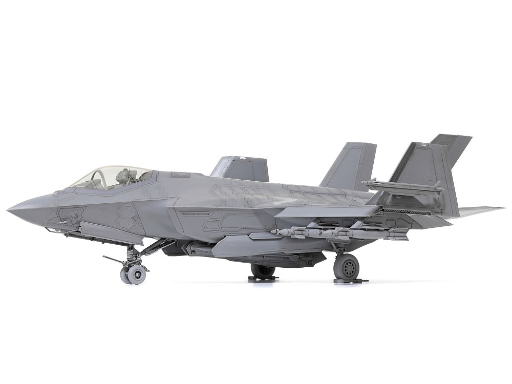 1/48 SCALE LOCKHEED MARTIN® F-35®C LIGHTNING II®