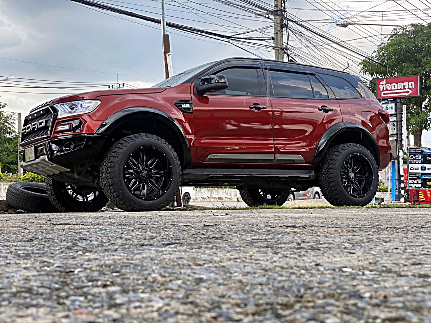 FORD EVEREST จัดทรงเมกาที่ STEP9