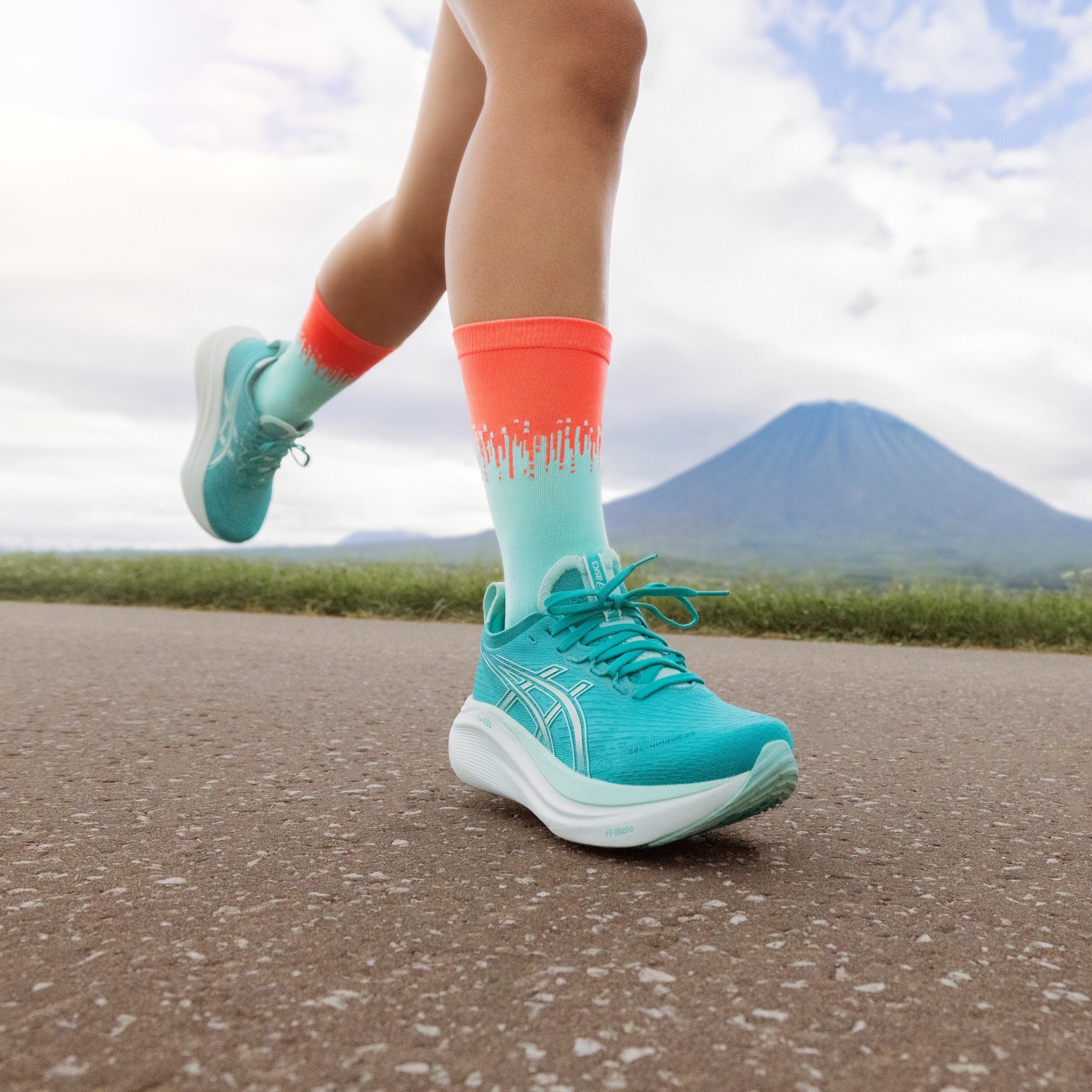 รองเท้าวิ่ง ASICS Gel Nimbus 27 #มือ2 (W10US)