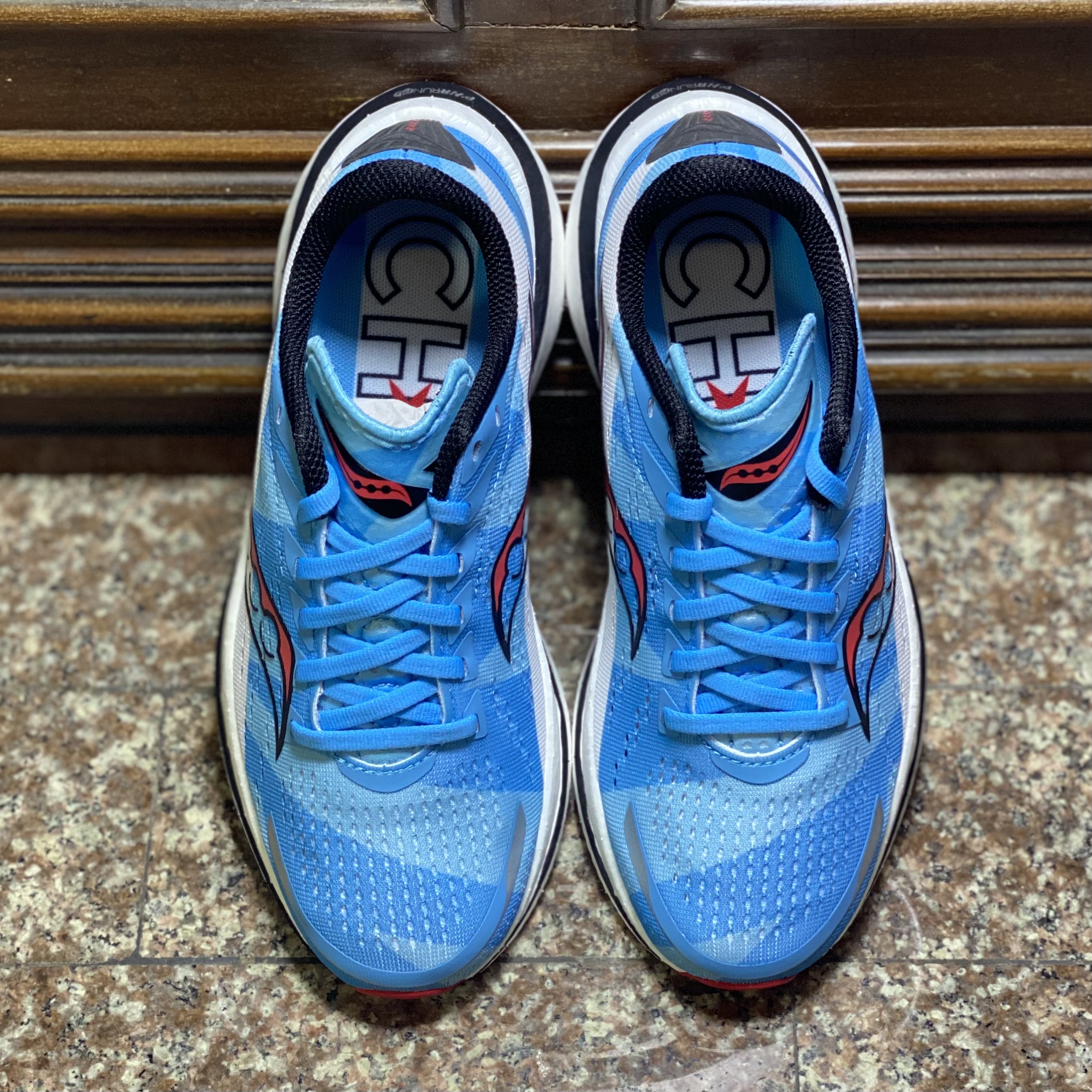 รองเท้าวิ่ง Saucony Endorphin Speed 3 ‘LIMITED’ (W7US)