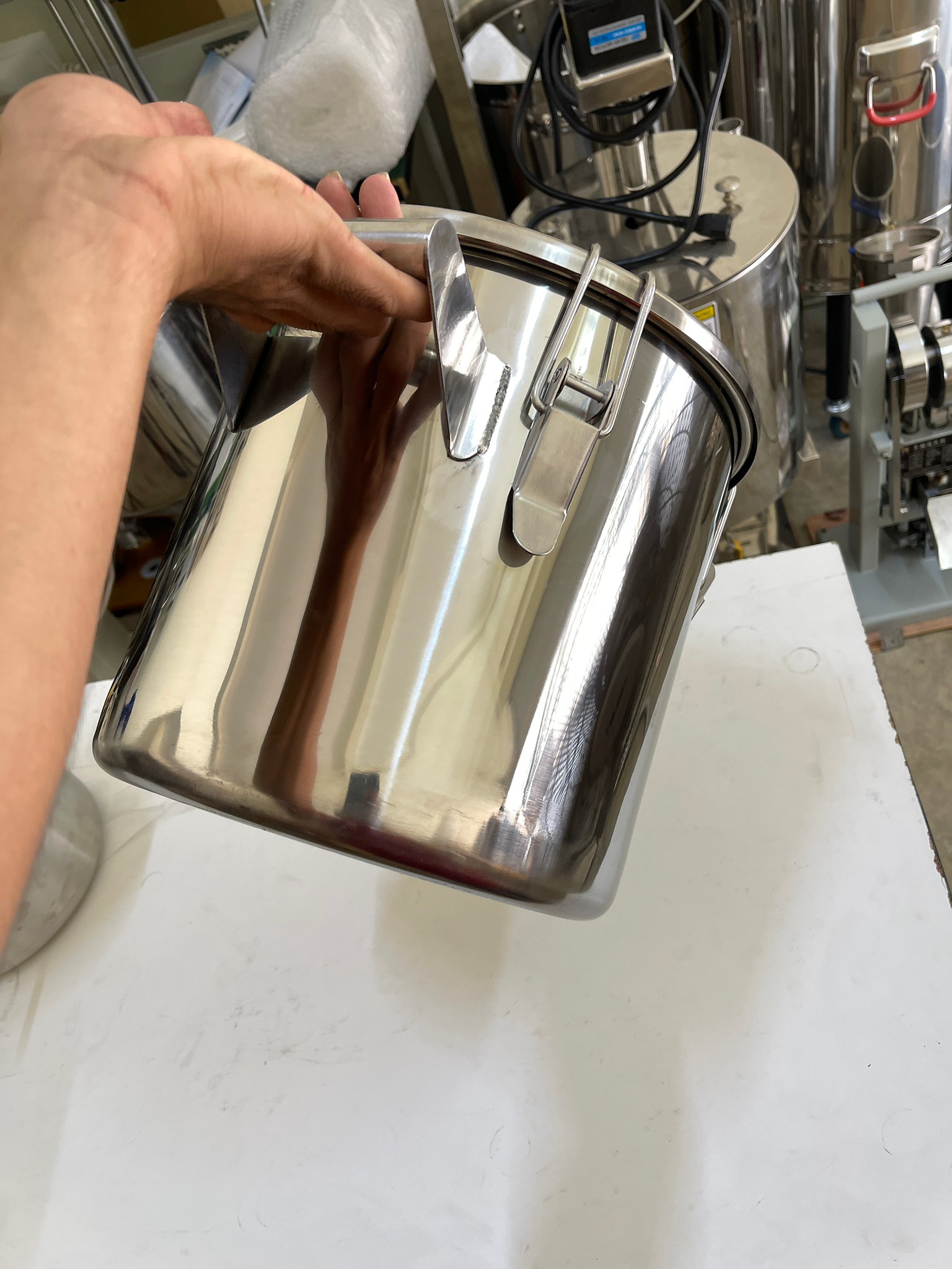 หม้อ-ถังสแตนเลสพร้อมฝาปิดมีหูหิ้ว (หม้อเกรด 304 +ฝาเกรด201)