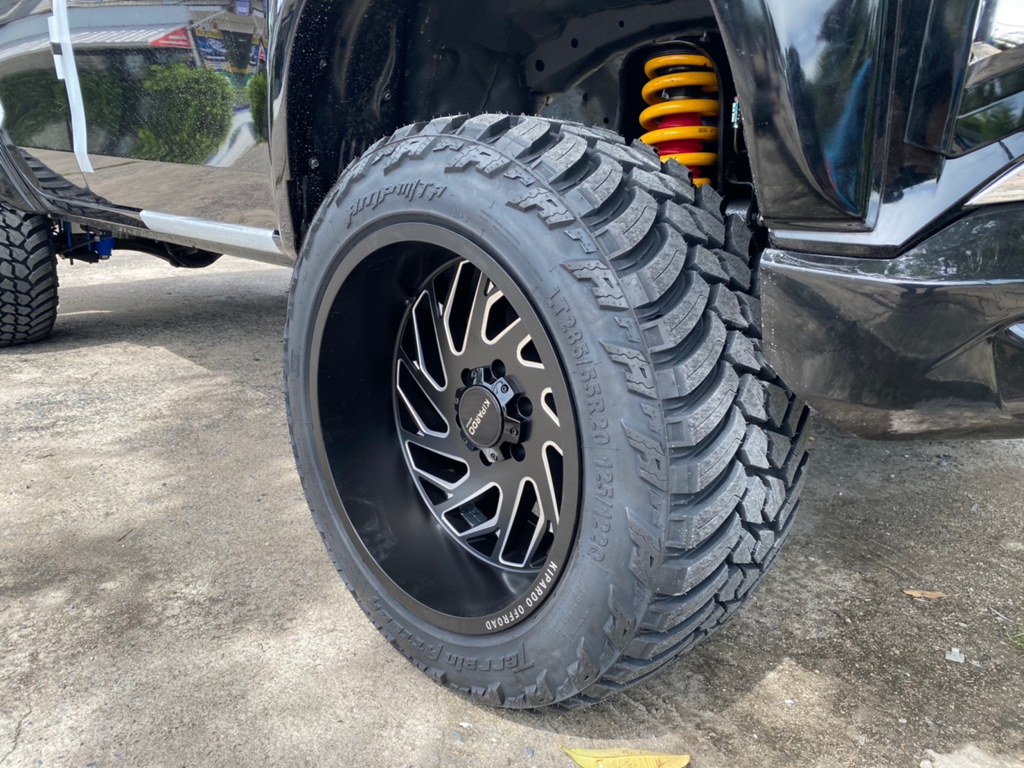 TRITON ป้ายแดงจัดทรงเมกาที่ STEP9