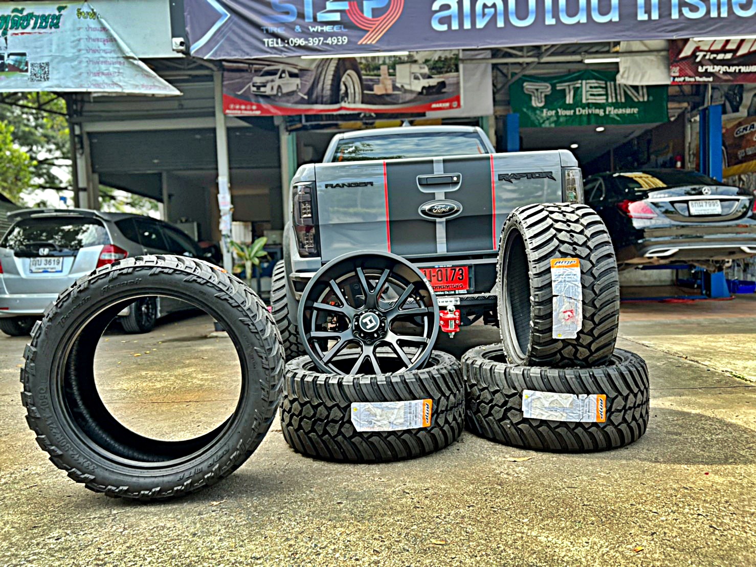 FORD RAPTOR ทรงเมกา่ ล้อ HOSTILE H113