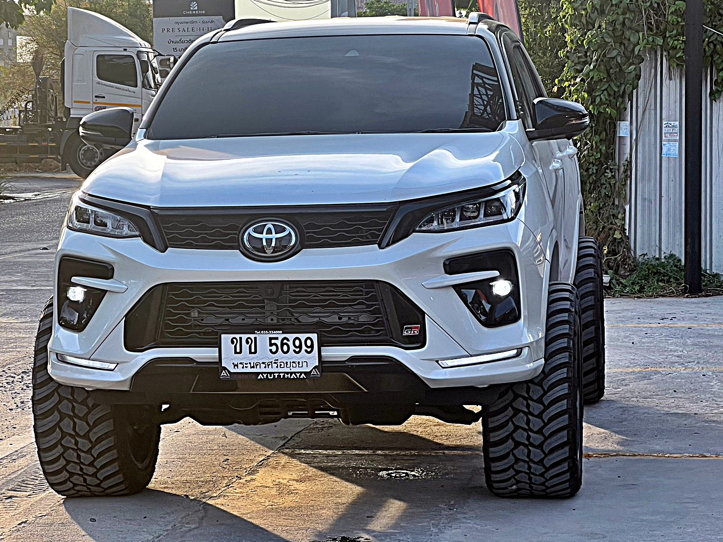 TOYOTA FORTUNER อยุธยา แต่งทรงเมกาที่ STEP9