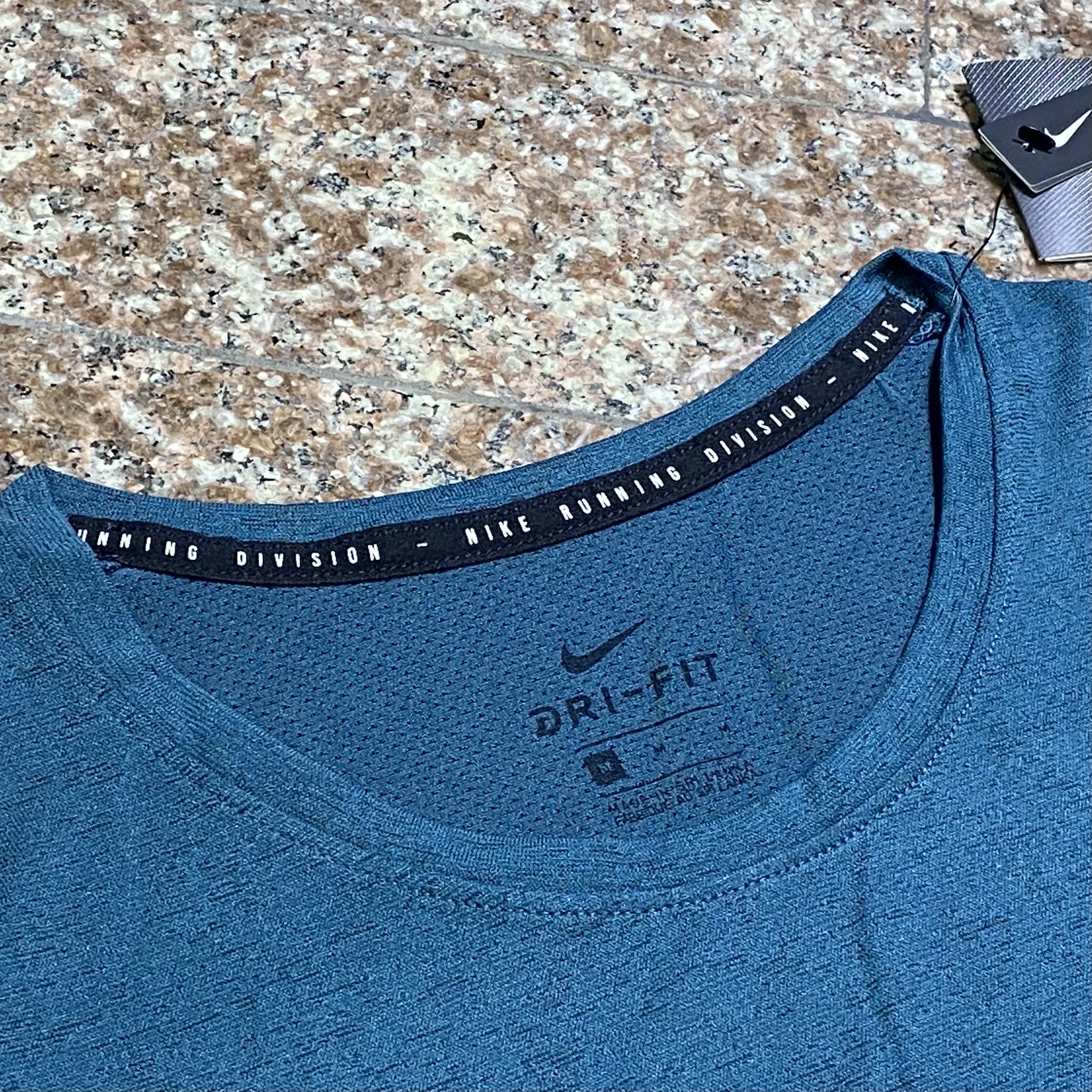 เสื้อวิ่ง Nike Run Division Dri-Fit Miler Running Shirt (M,XL)