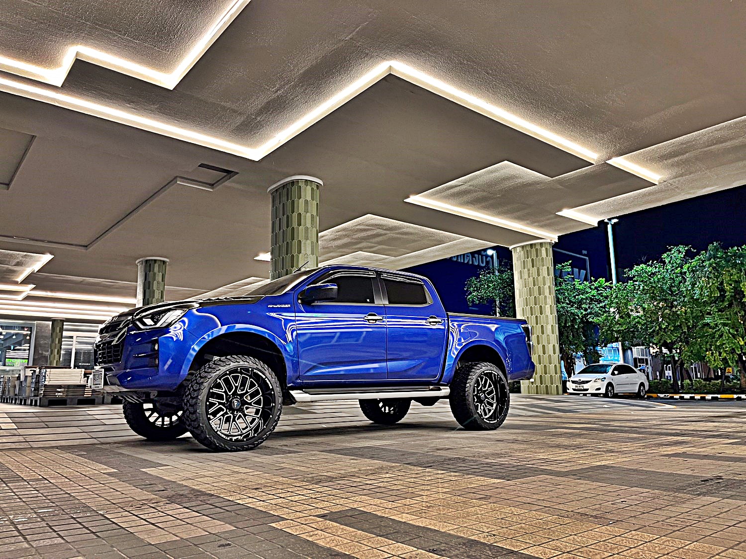 D-MAX ทรงเมกา ล้อ FORCE