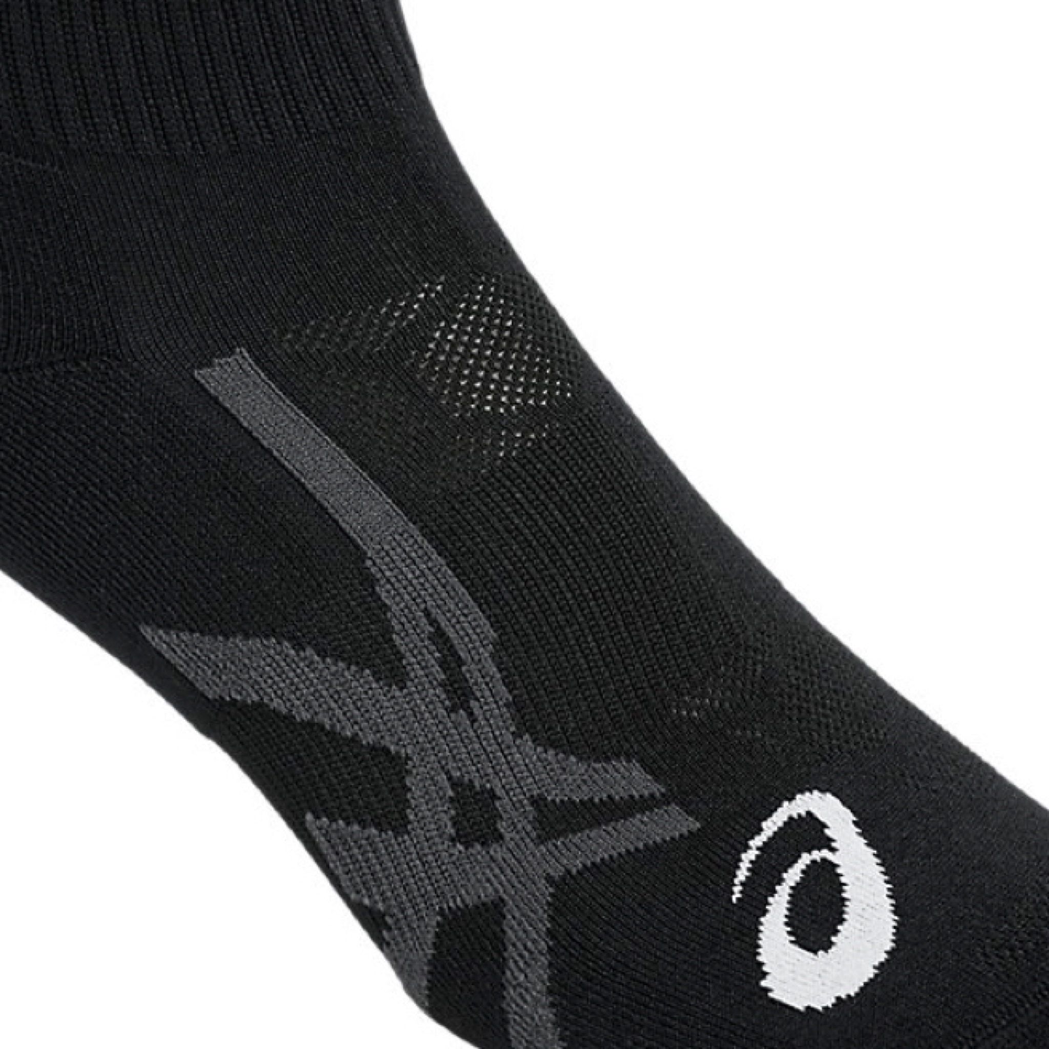 ถุงเท้าวิ่ง ASICS Road Quarter Running Socks ‘BLACK’ (M)