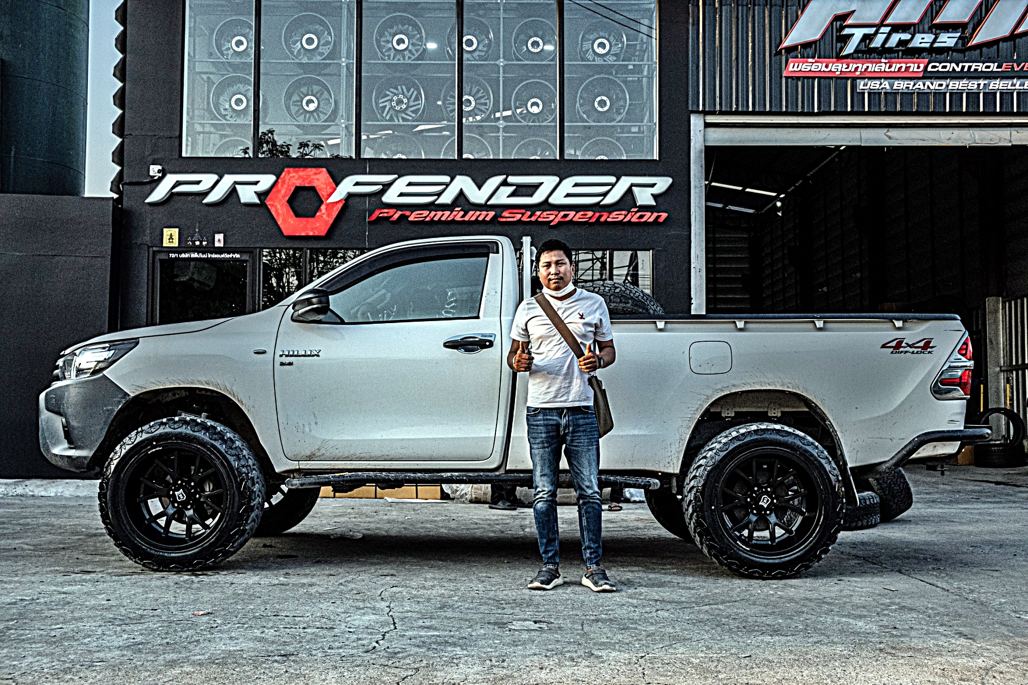 REVO หัวเดียว จองคิวจากแพร่ ทำทรงเมกาที่ STEP9