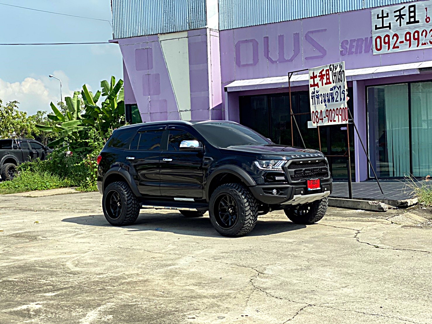 FORD EVEREST ทรงเมกา ล้อ HOSTILE H120 โคตรหล่อ