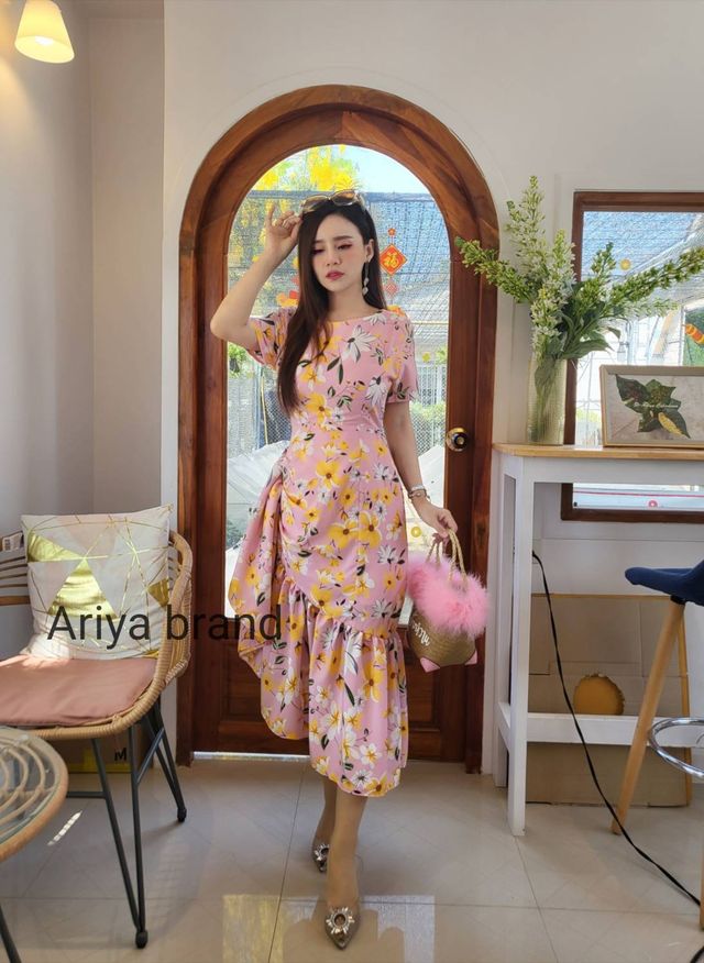 เดรสยาวทรงสวย ผ้าลายดอกไม้ มากแม่ใส่สบายใส่ทำงาน ความสวยเป๊ะจัดเลย ใส่เที่ยว. #งานหรูดูแพง 👍🏻 เเพทเทิ้ลเราสวยยย