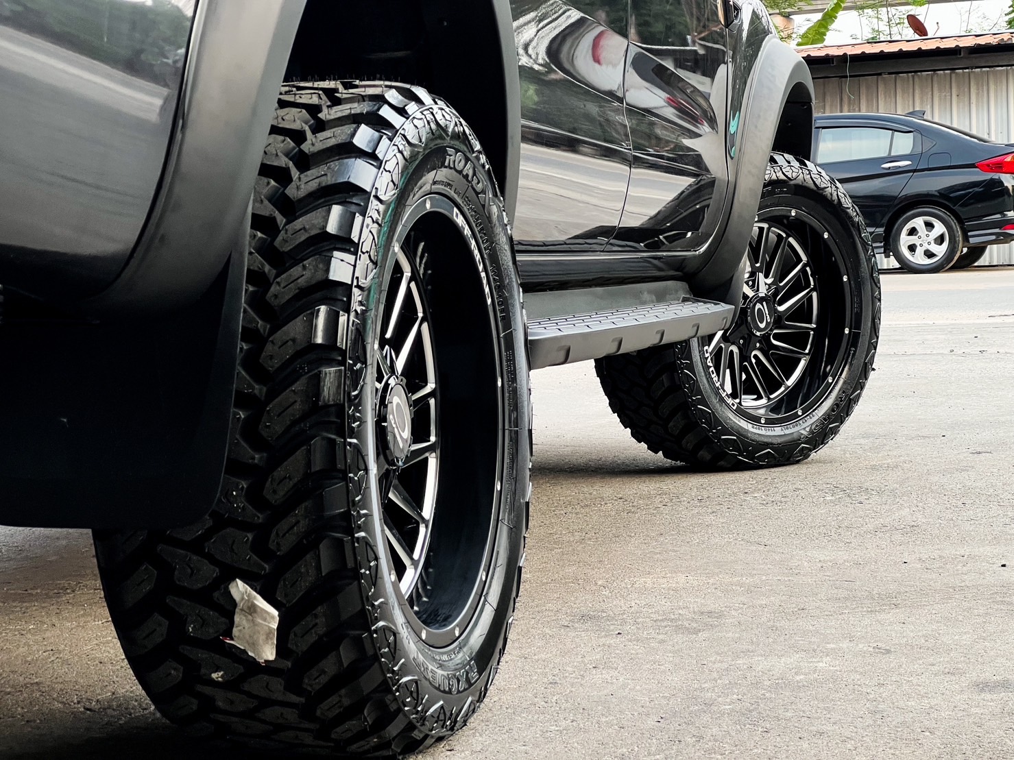 FORD RANGER ทรงเมกา แต่งครบ จบที่STEP9