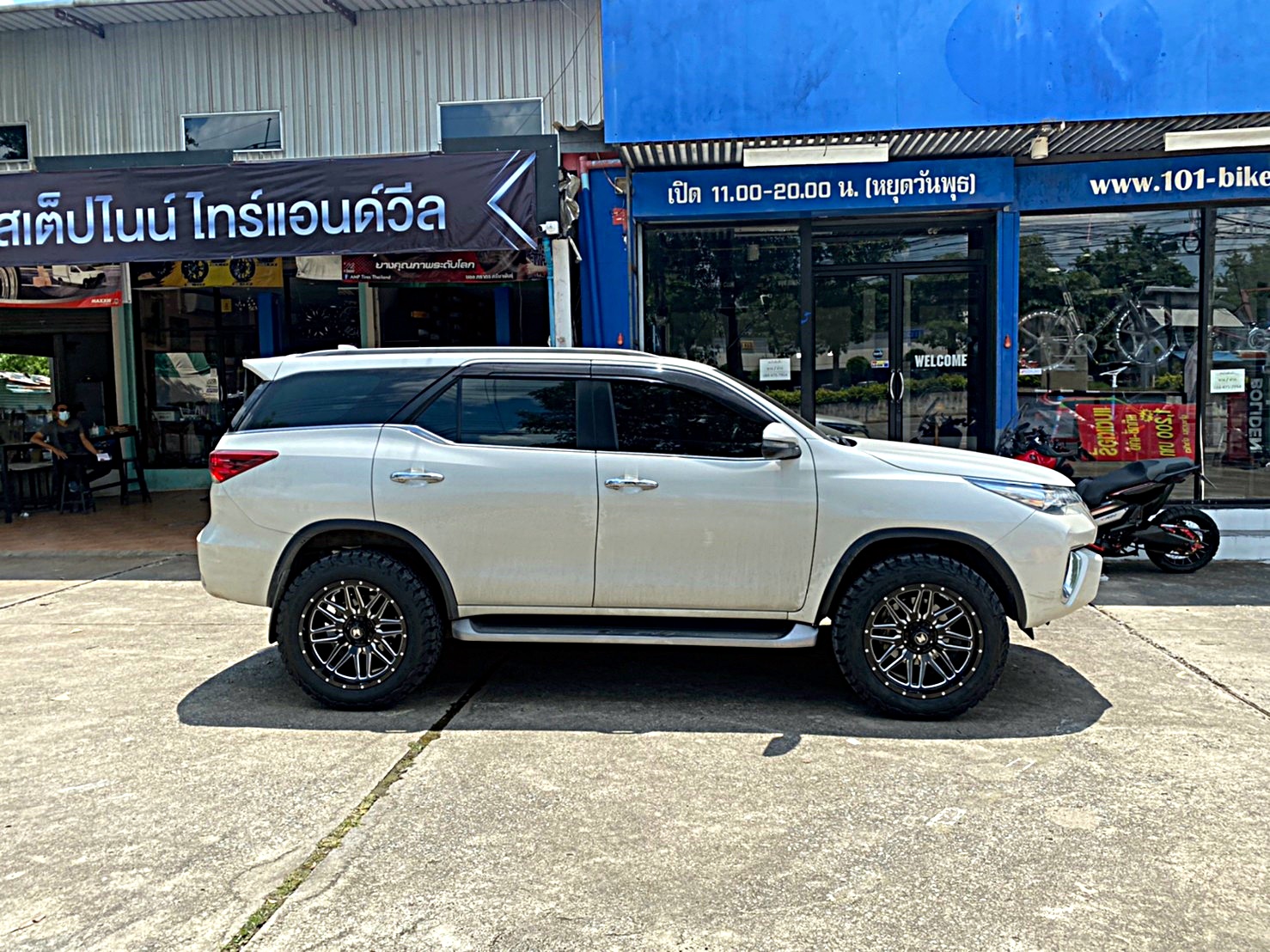 FORTUNER ล้อขอบ20 OFFROAD ที่ STEP9