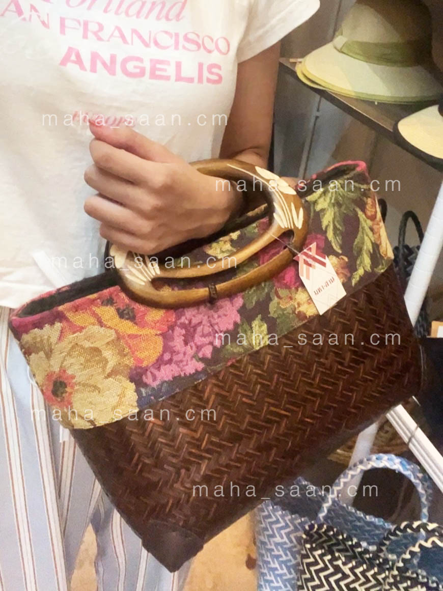 กระเป๋ากระจูด ผ้าไทย หูหิ้วถือออกงาน งานแฮนด์เมด คละสี คละลาย 🍥