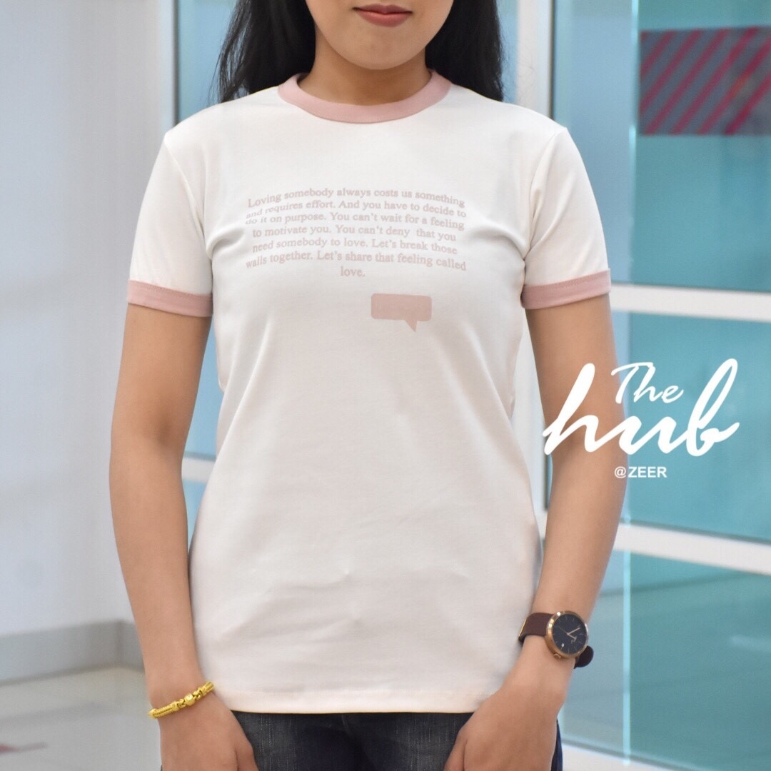 เสื้อยืดสีขาวสกรีนลาย