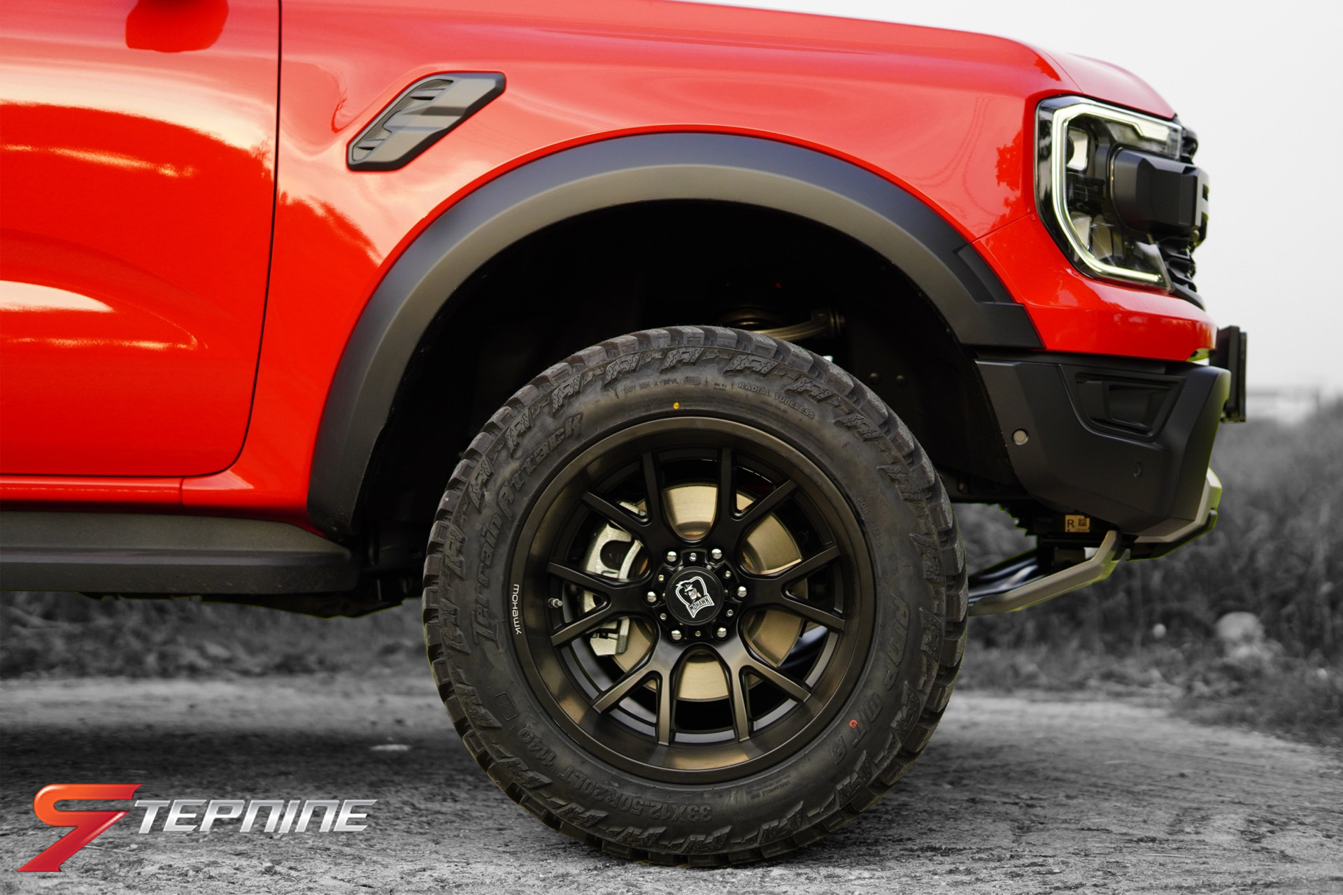 FORD RAPTOR DIESEL ป้ายแดง จัดชุดโปรขอบ 20 ล้อพร้อมยาง