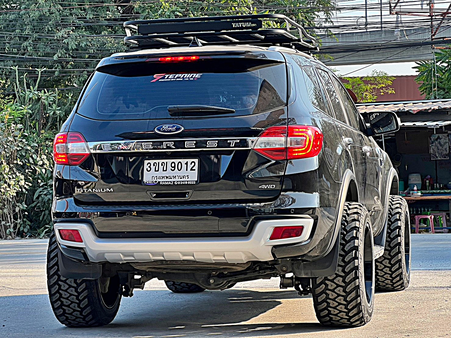 FORD EVEREST แต่งทรงเมกาที่ STEP9