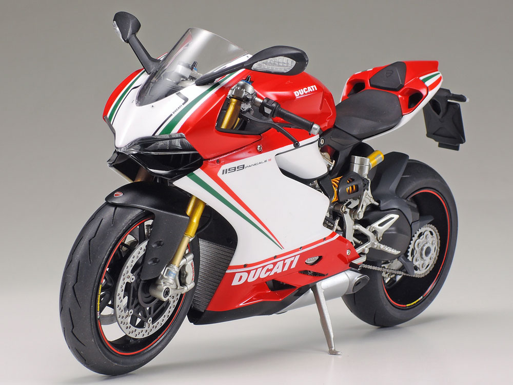 1/12 Ducati 1199 Panigale S Tricolore Item No: 14132