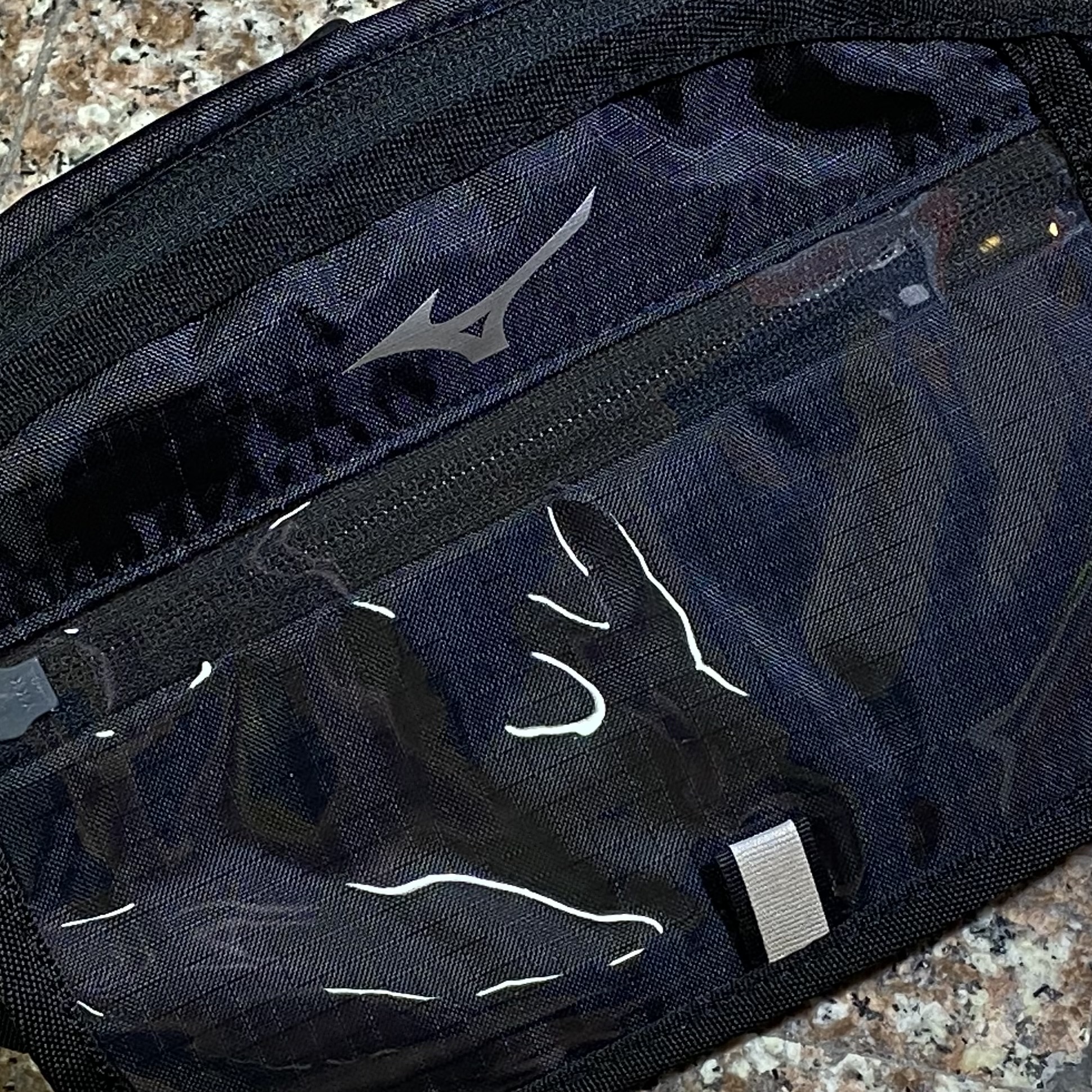 กระเป๋าวิ่ง Mizuno Running Waist Pouch M ‘BLACK’