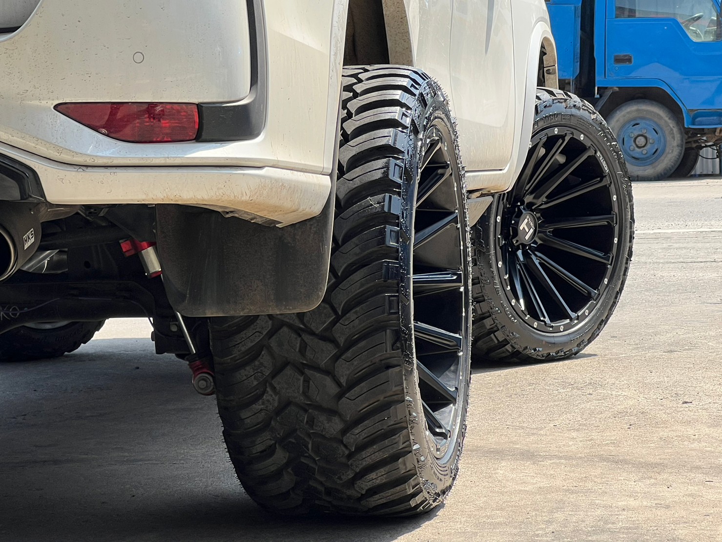 ล้อเเท้ HOSTILE ต้อง STEP9 เท่านั้น H123 22X12.0 ET-44 ดำ