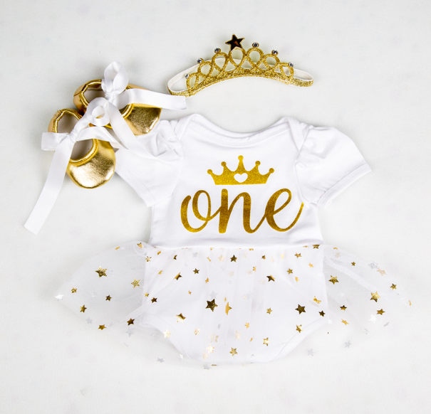 ชุดวันเกิดเด็ก สีขาวONE