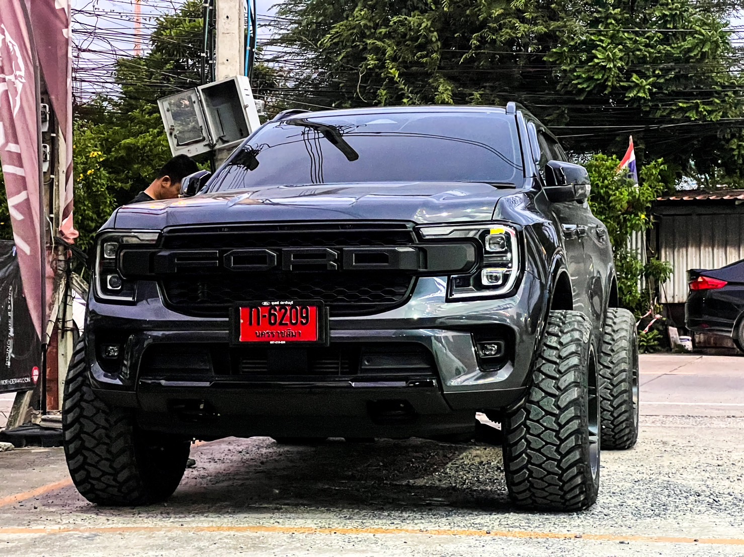 FORD EVEREST NEXTGEN ลูกค้าประจำ ได้คันใหม่ก็เข้ามาจัดทรงเมกาอีกคัน