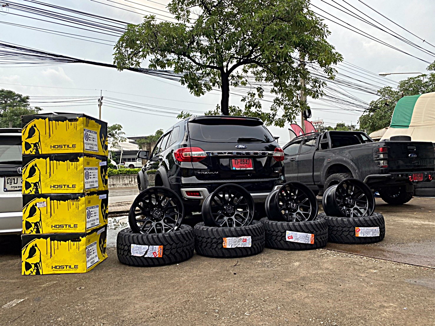 FORD EVEREST ทรงเมกา ล้อ HOSTILE H120 โคตรหล่อ