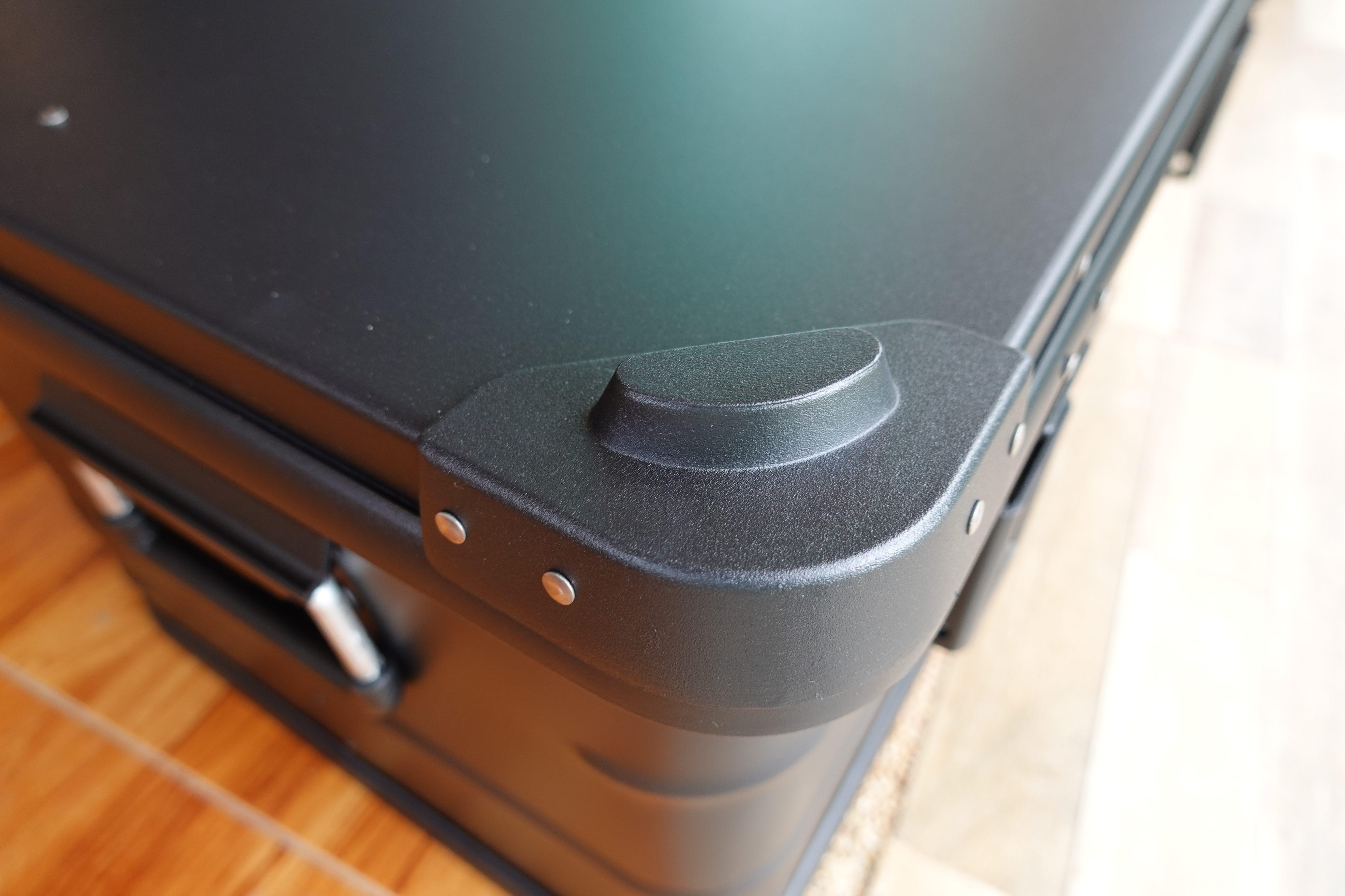 กล่อง alubox black Size M BY MaxX EQUIP