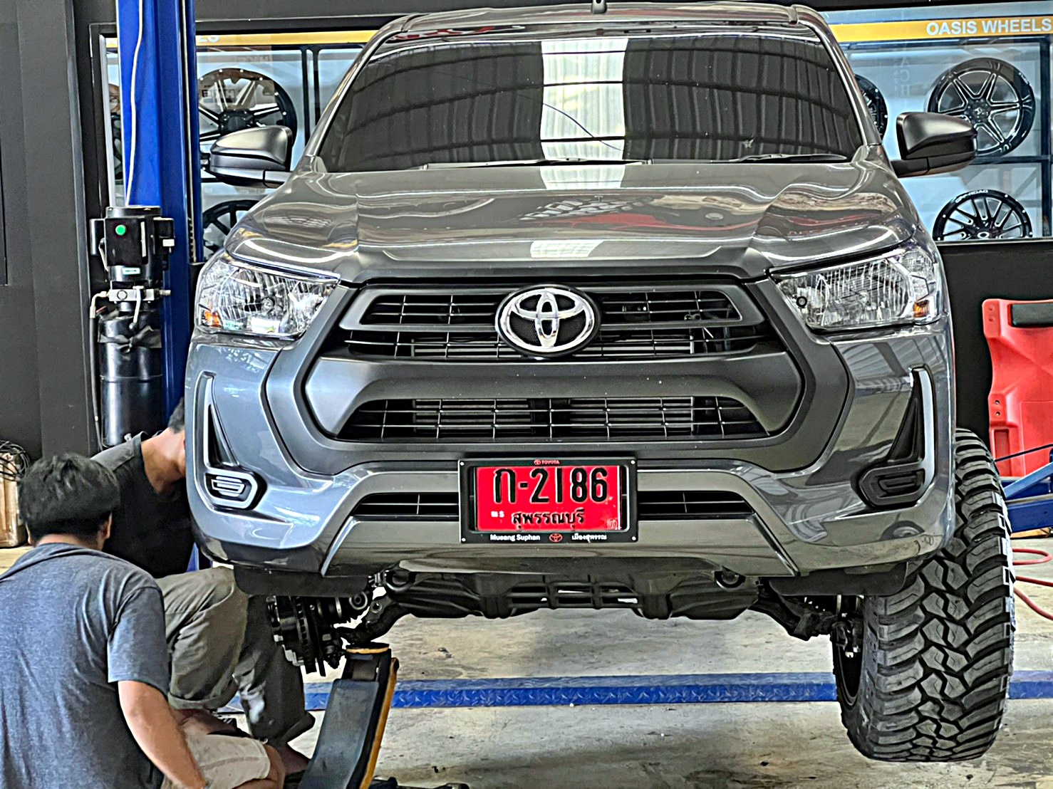 #TOYOTA_REVO_หัวเดียว จองคิวมาจากสุพรรณบุรี ทำทรงเมกาที่STEP9