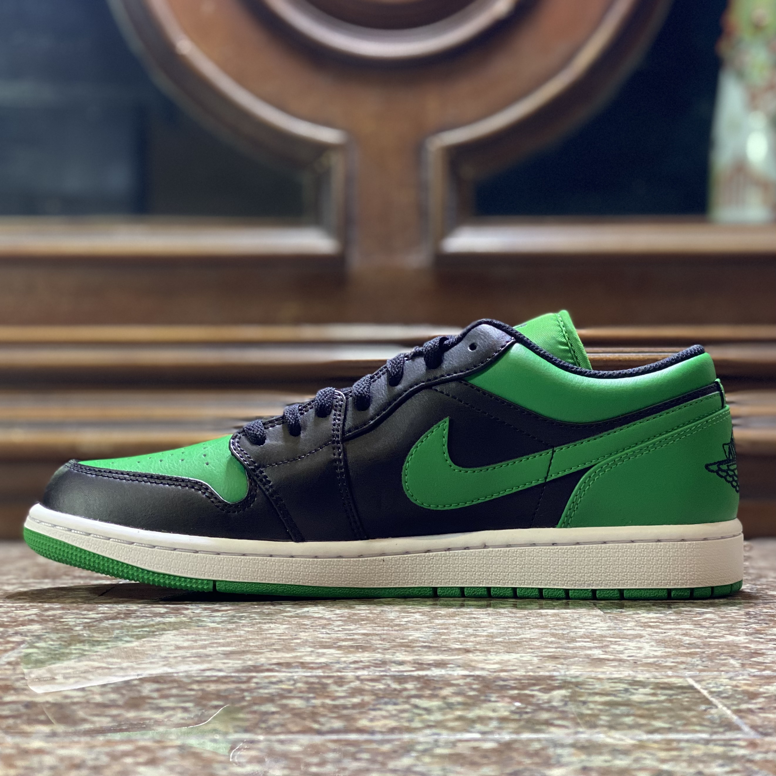 รองเท้า Nike Air Jordan 1 Low ‘Lucky Green’ (M10US)